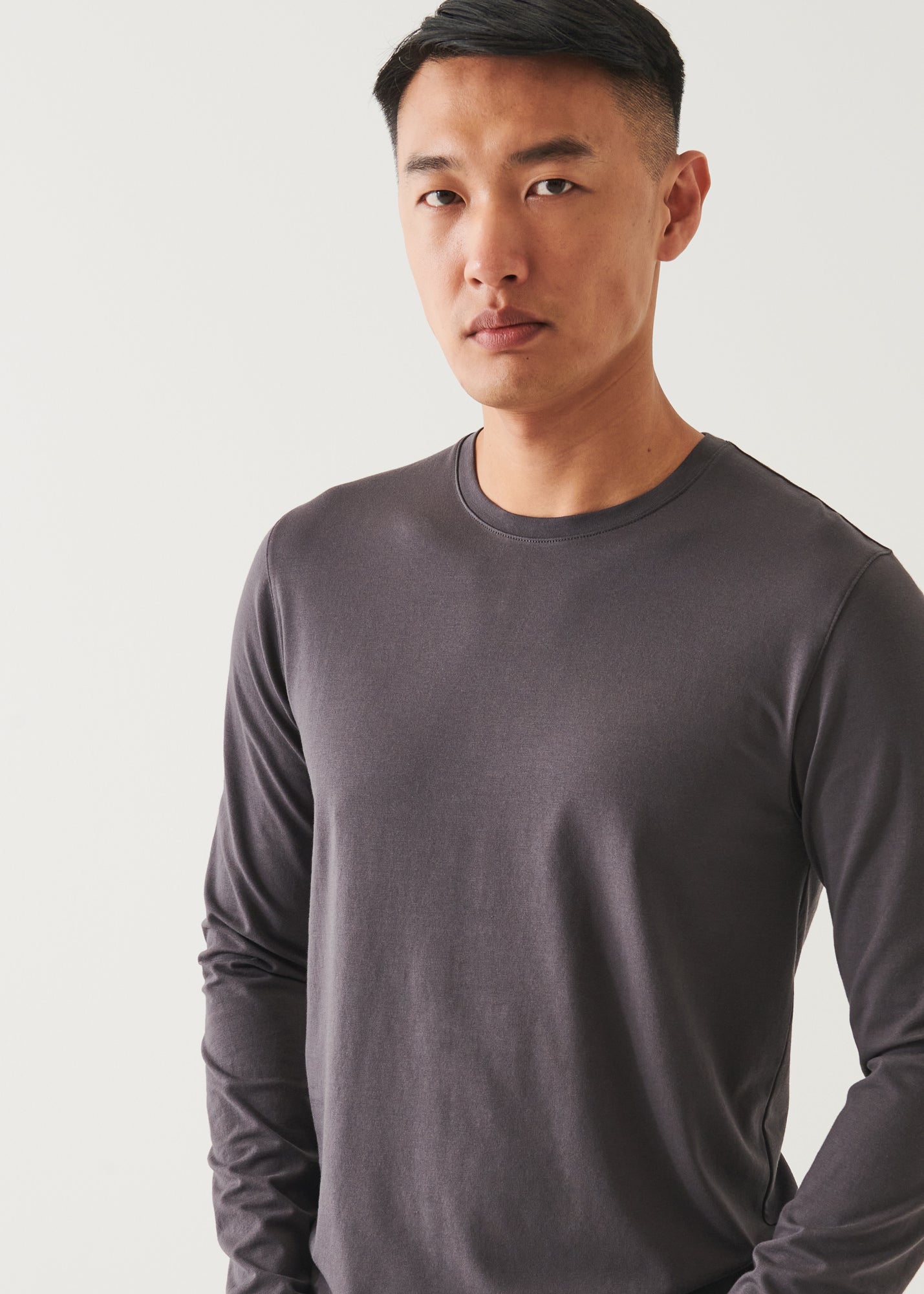 PIMA COTTON STRETCH LONG SLEEVE T-SHIRT | PATRICK ASSARAF.
