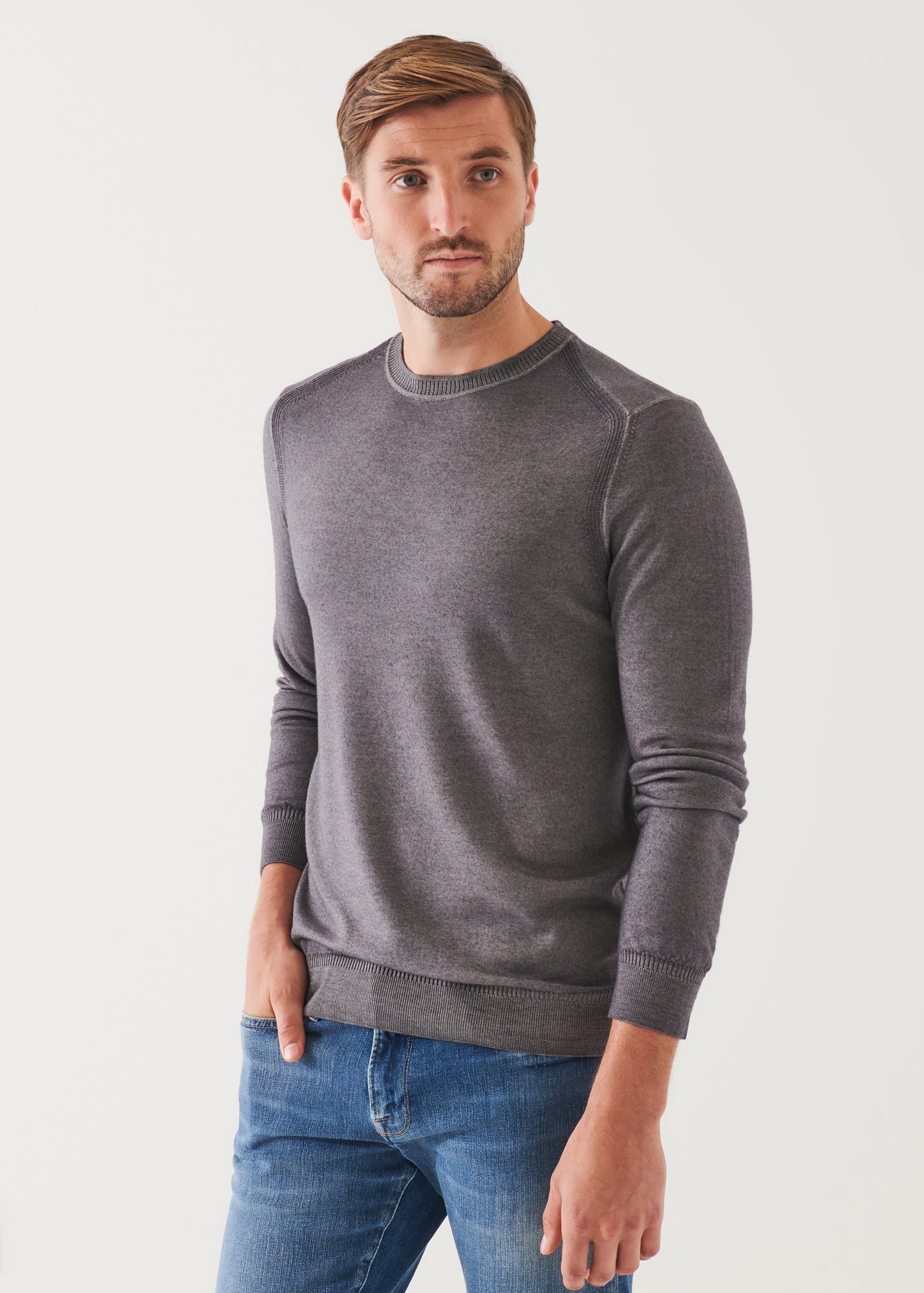 EXTRA-FINE MERINO COLD DYE CREWNECK | PATRICK ASSARAF.