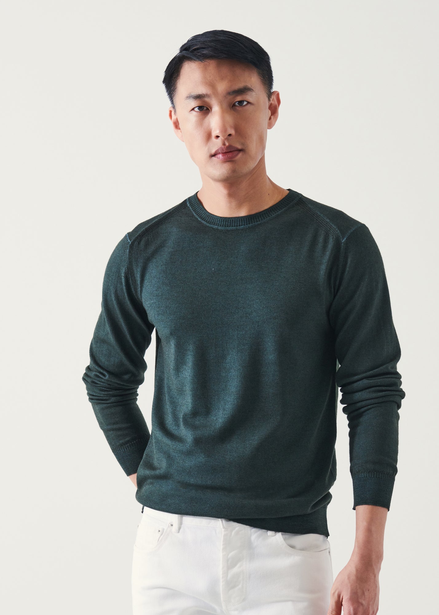 EXTRA-FINE MERINO COLD DYE CREWNECK | PATRICK ASSARAF.