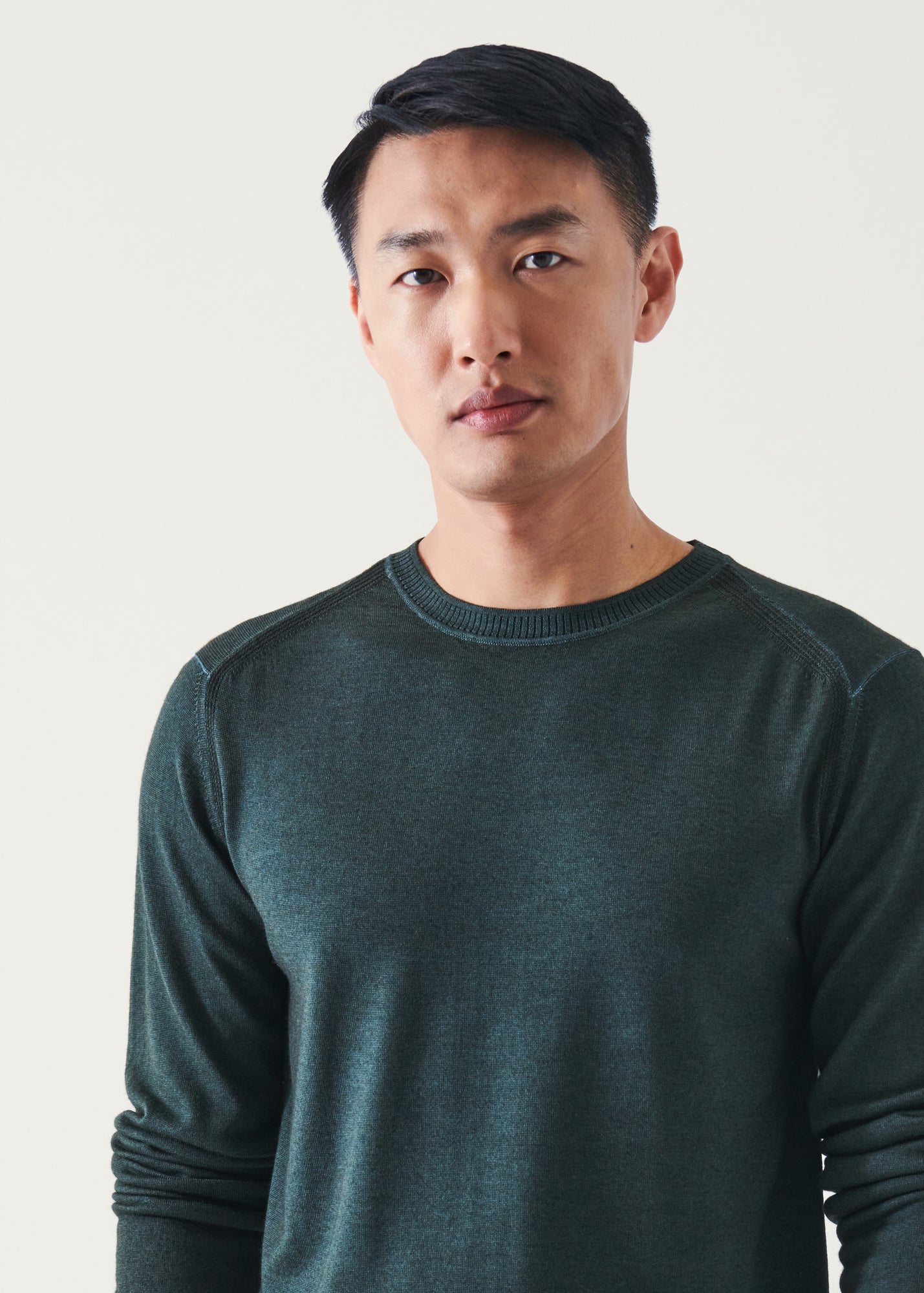 EXTRA-FINE MERINO COLD DYE CREWNECK | PATRICK ASSARAF.