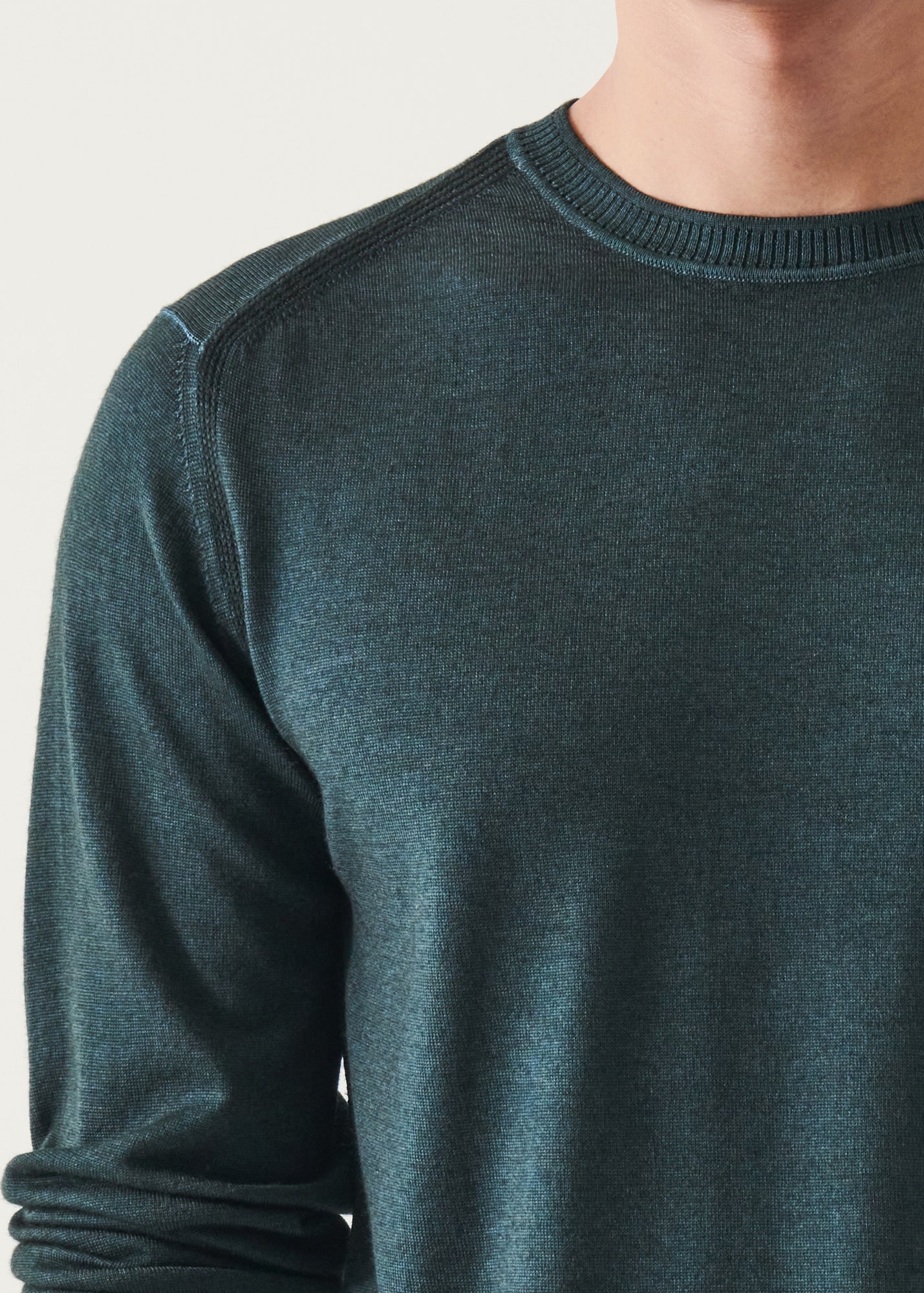 EXTRA-FINE MERINO COLD DYE CREWNECK | PATRICK ASSARAF.