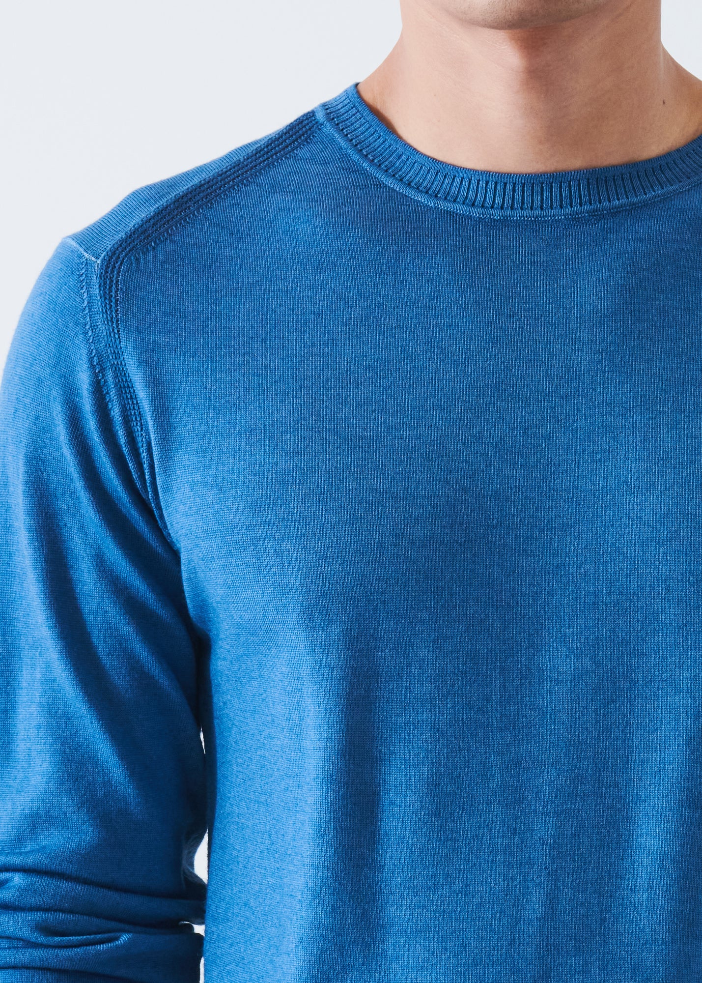 EXTRA-FINE MERINO COLD DYE CREWNECK | PATRICK ASSARAF.