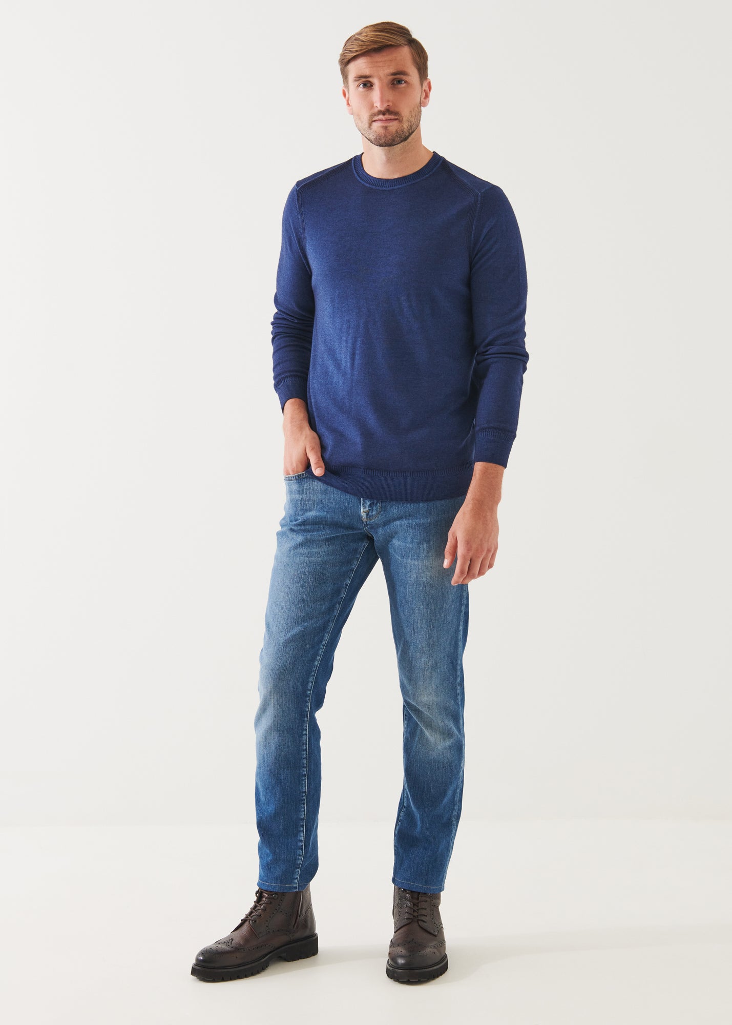 EXTRA-FINE MERINO COLD DYE CREWNECK | PATRICK ASSARAF.