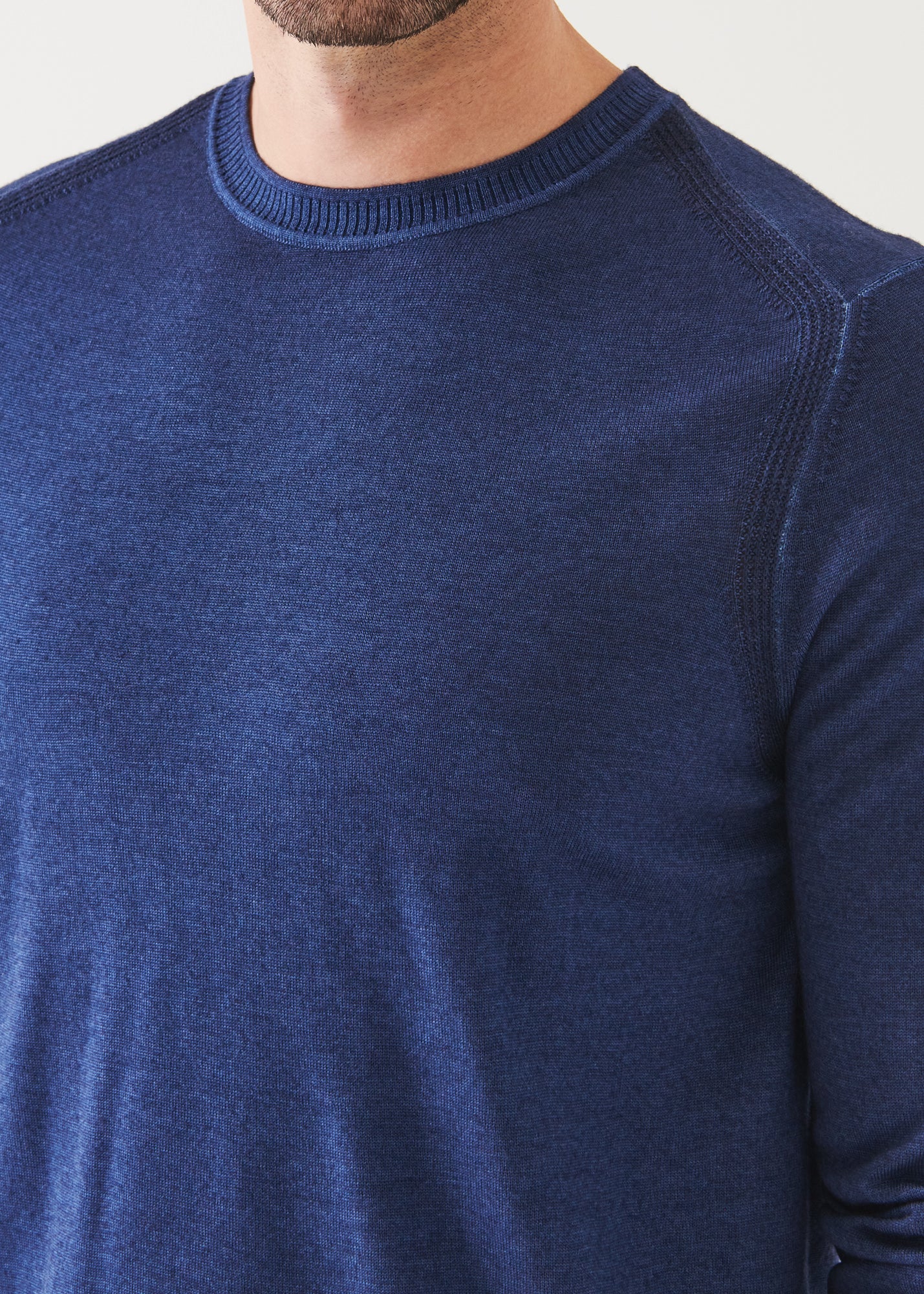EXTRA-FINE MERINO COLD DYE CREWNECK | PATRICK ASSARAF.
