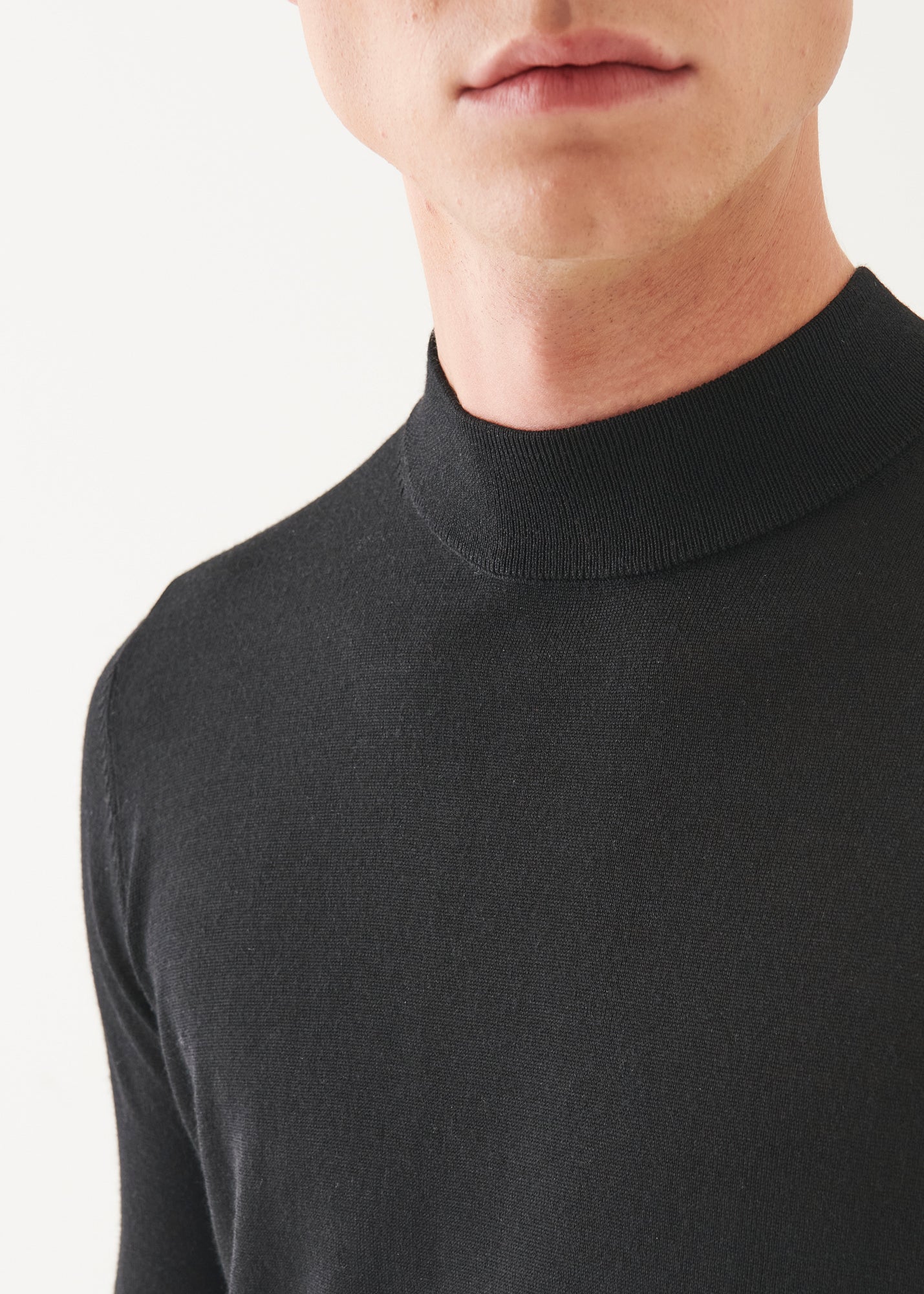 Extra-Fine Merino Mock Neck