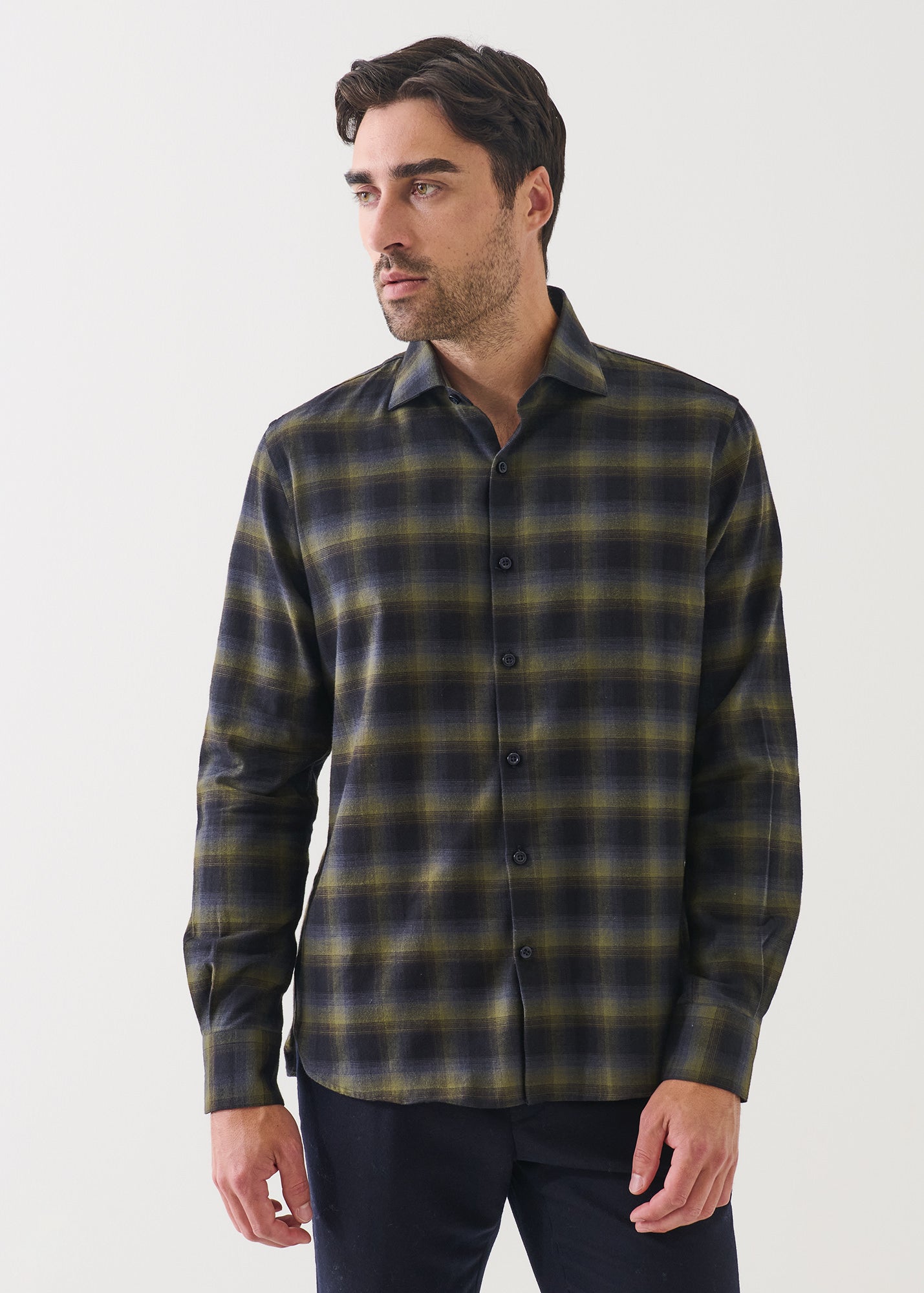 Wool Dark Plaid Spread Collar Shirt