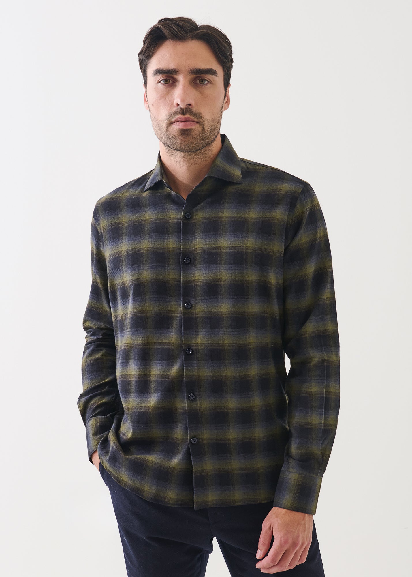 Wool Dark Plaid Spread Collar Shirt