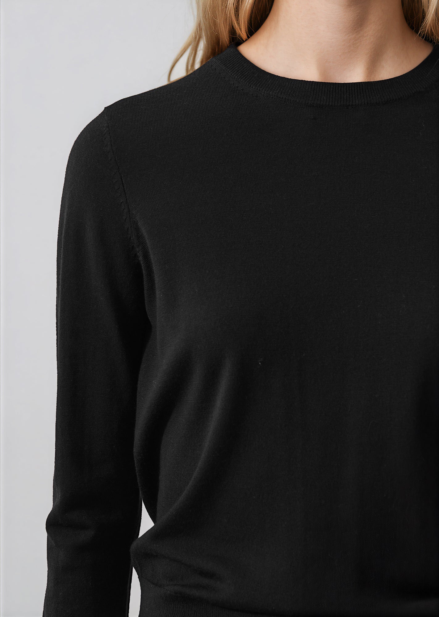 Extra-Fine Merino Classic Crewneck