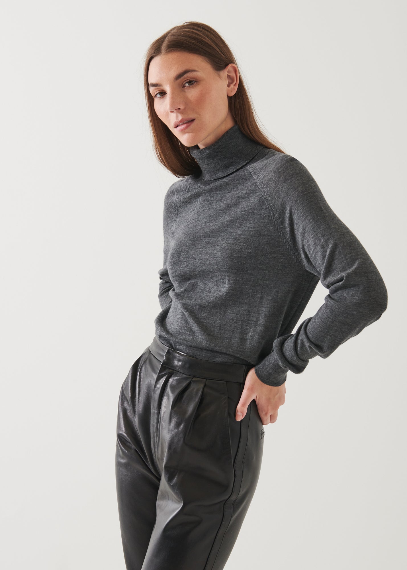 SUPERFINE MERINO BOYFRIEND TURTLENECK | PATRICK ASSARAF.