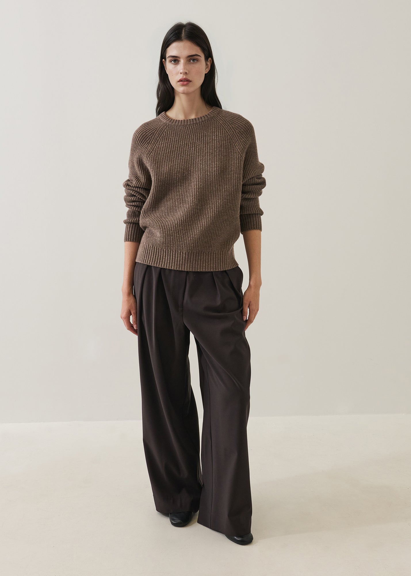 Merino Ribbed Raglan Crew