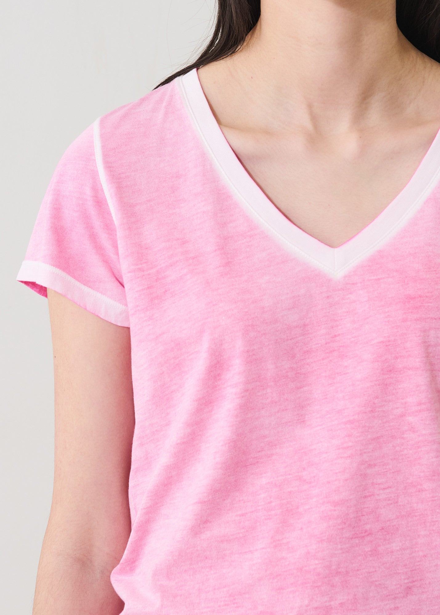 Reverse Spray Lightweight Pima Cotton V-Neck T-Shirt - PATRICK ASSARAF