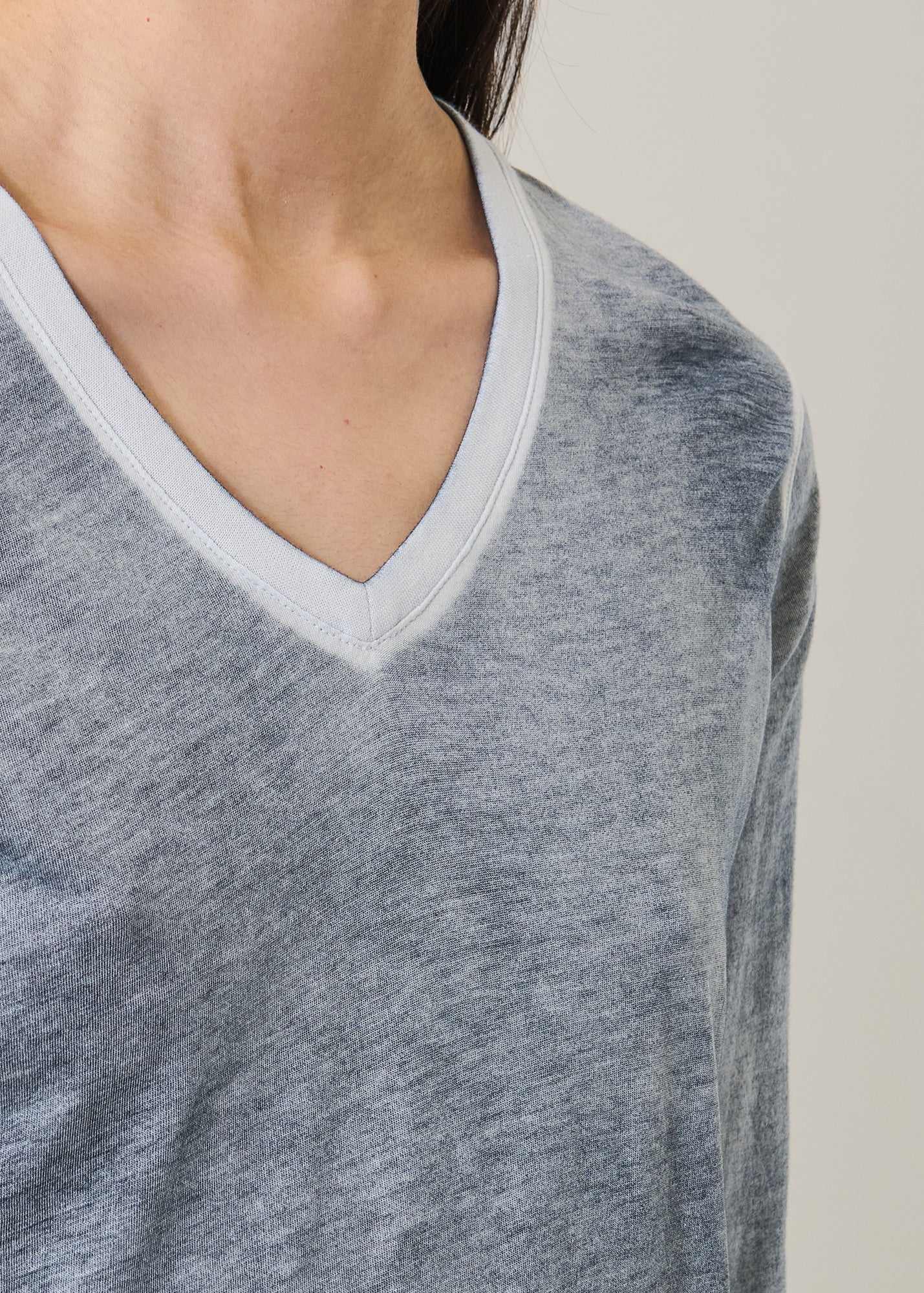 Reverse Spray Lightweight Pima Cotton Long Sleeve V-Neck - PATRICK ASSARAF