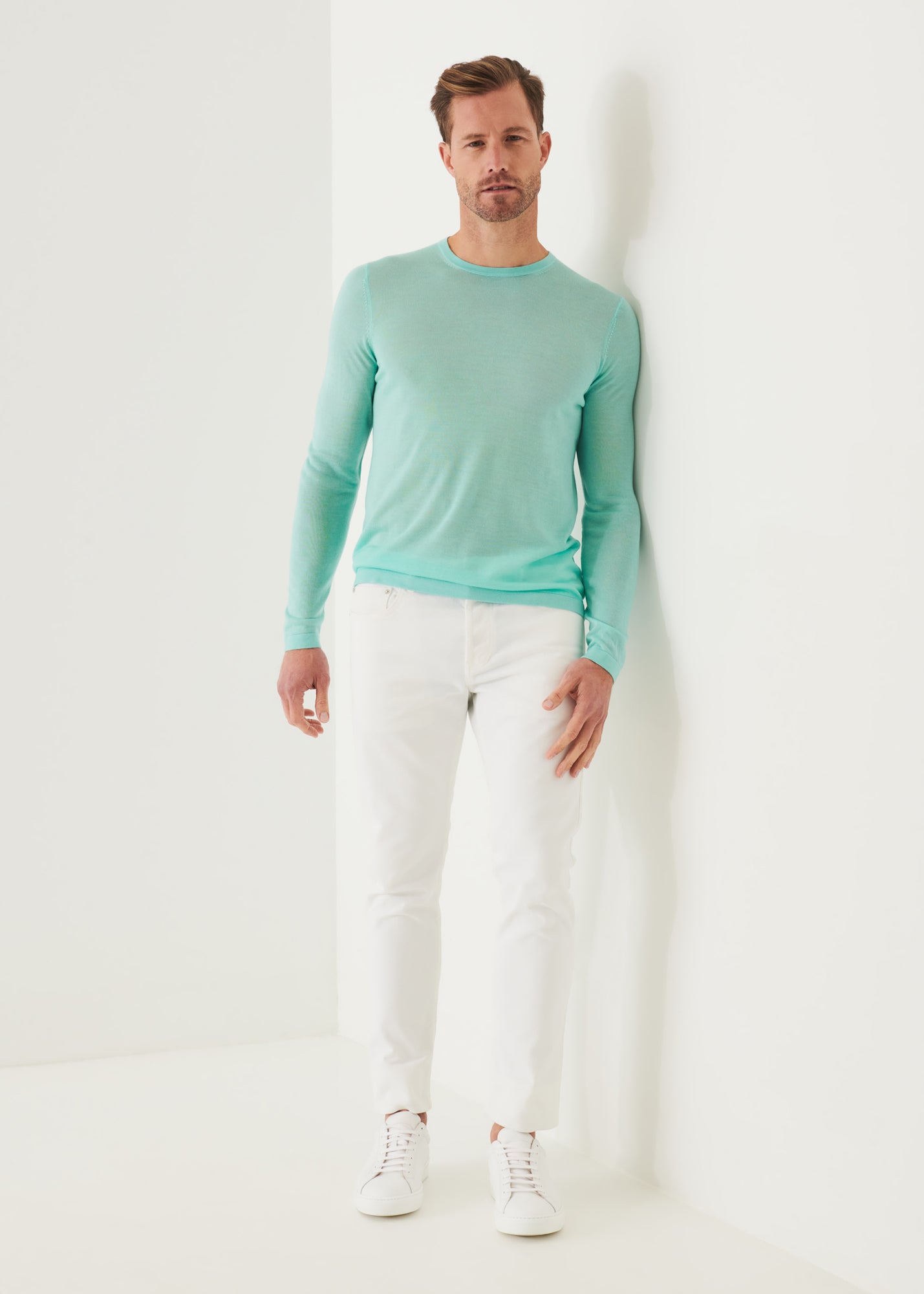LIGHTWEIGHT MERINO BLEND CREWNECK SWEATER | PATRICK ASSARAF.