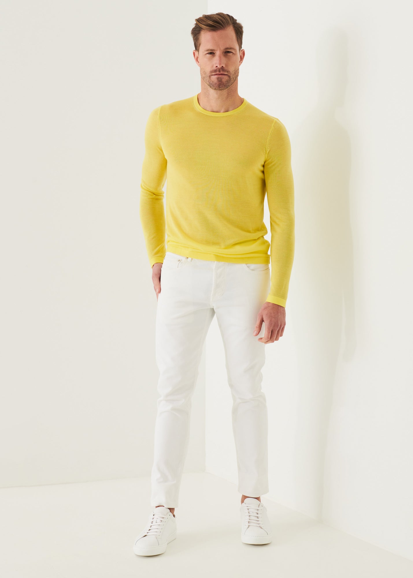LIGHTWEIGHT MERINO BLEND CREWNECK SWEATER | PATRICK ASSARAF.
