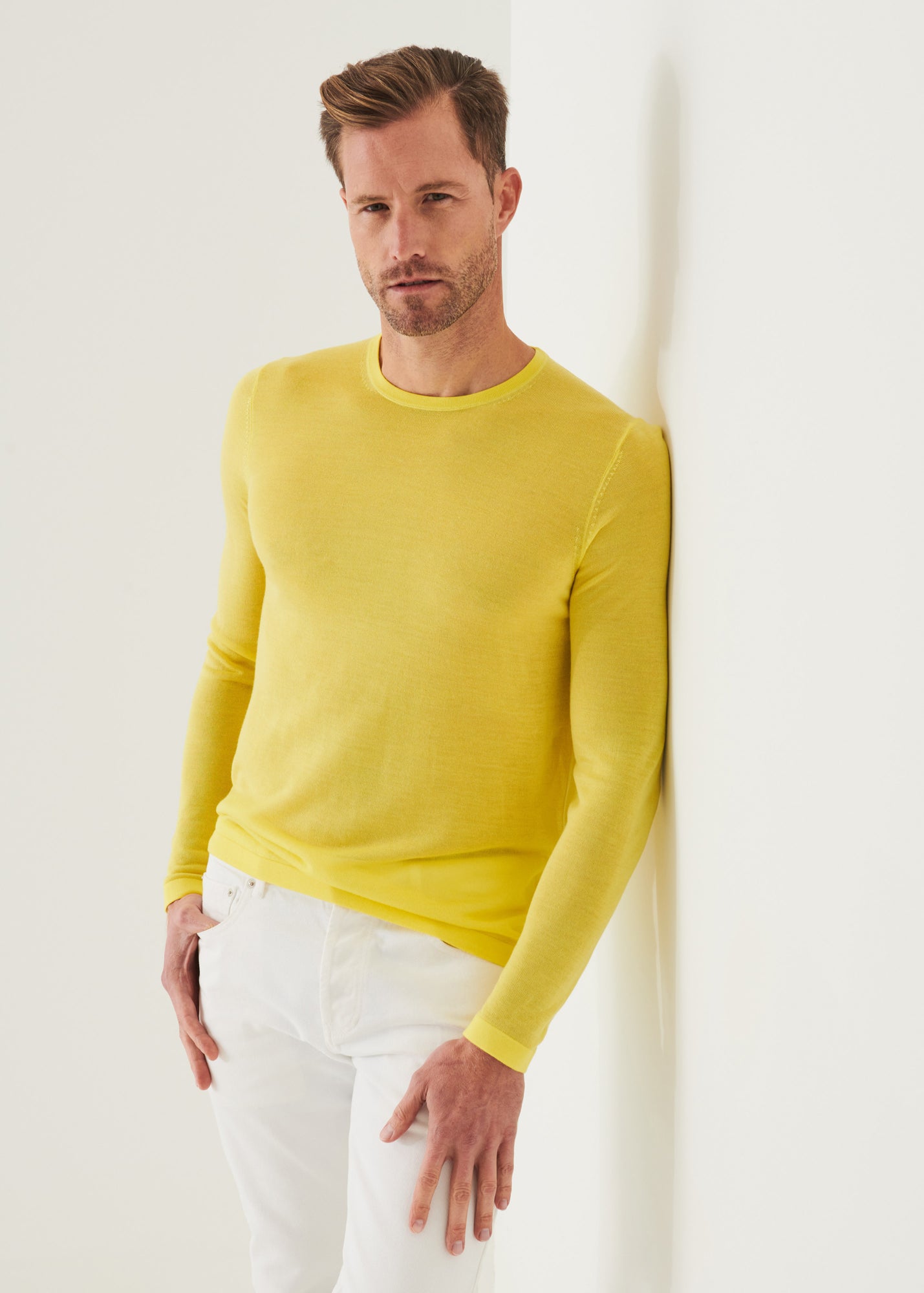 LIGHTWEIGHT MERINO BLEND CREWNECK SWEATER | PATRICK ASSARAF.