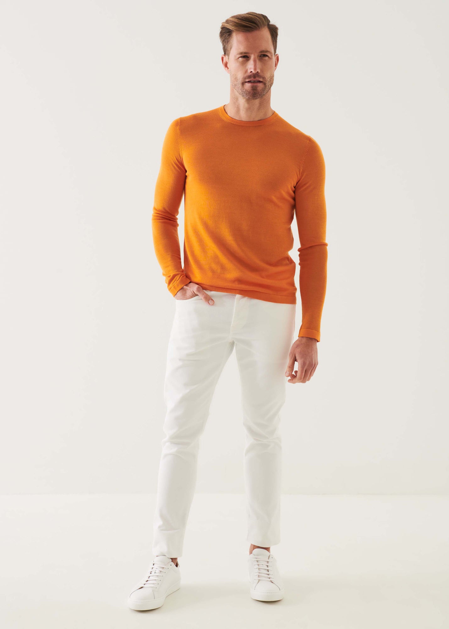 LIGHTWEIGHT MERINO BLEND CREWNECK SWEATER | PATRICK ASSARAF.
