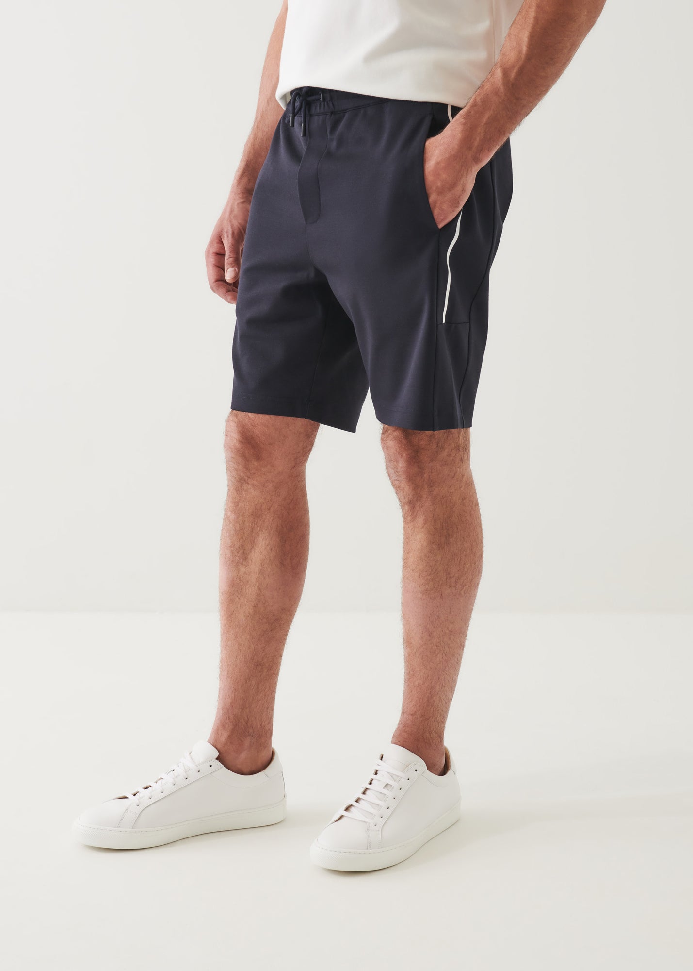 ACTIVE SIDE STRIPE SHORT | PATRICK ASSARAF.