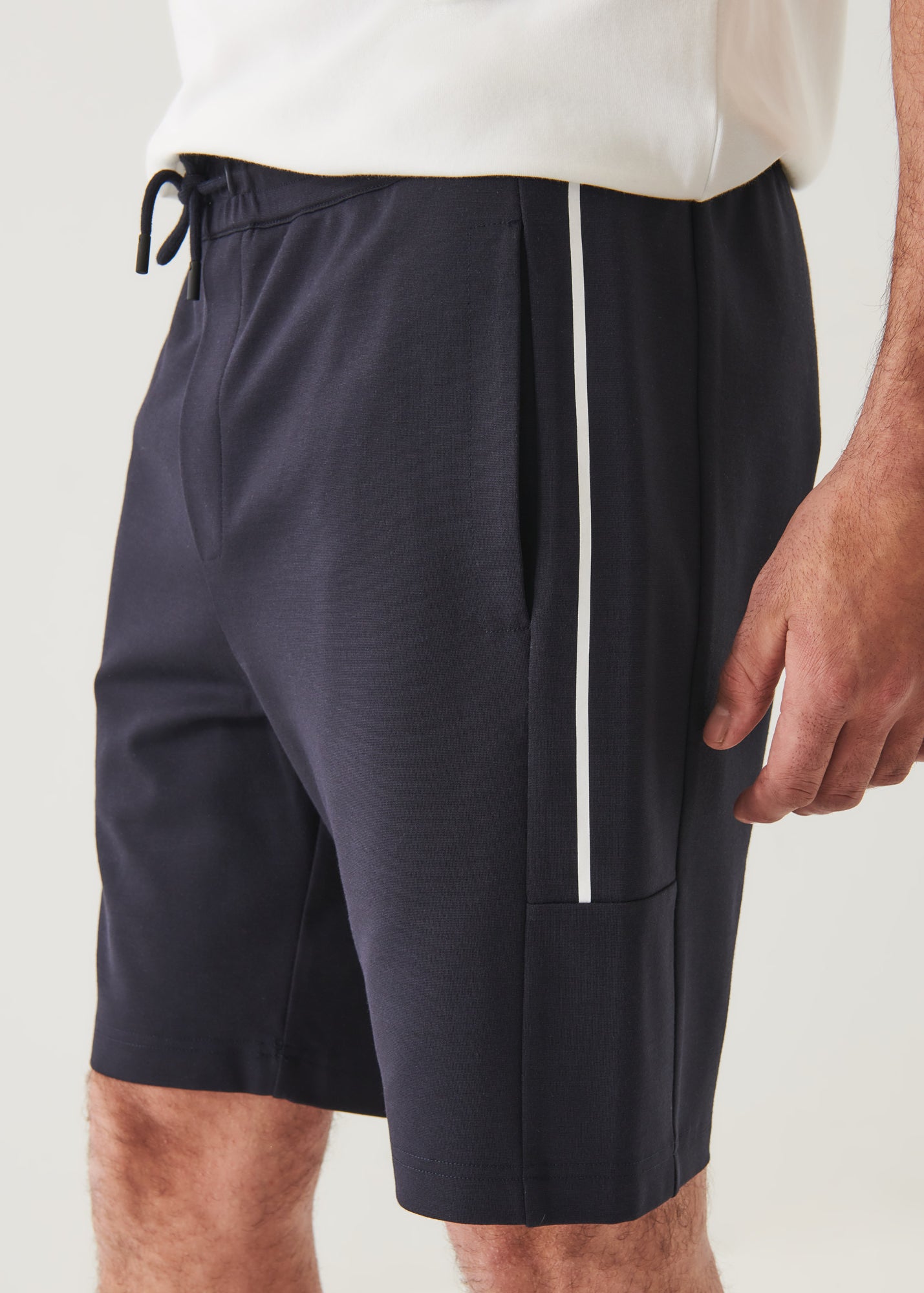 ACTIVE SIDE STRIPE SHORT | PATRICK ASSARAF.