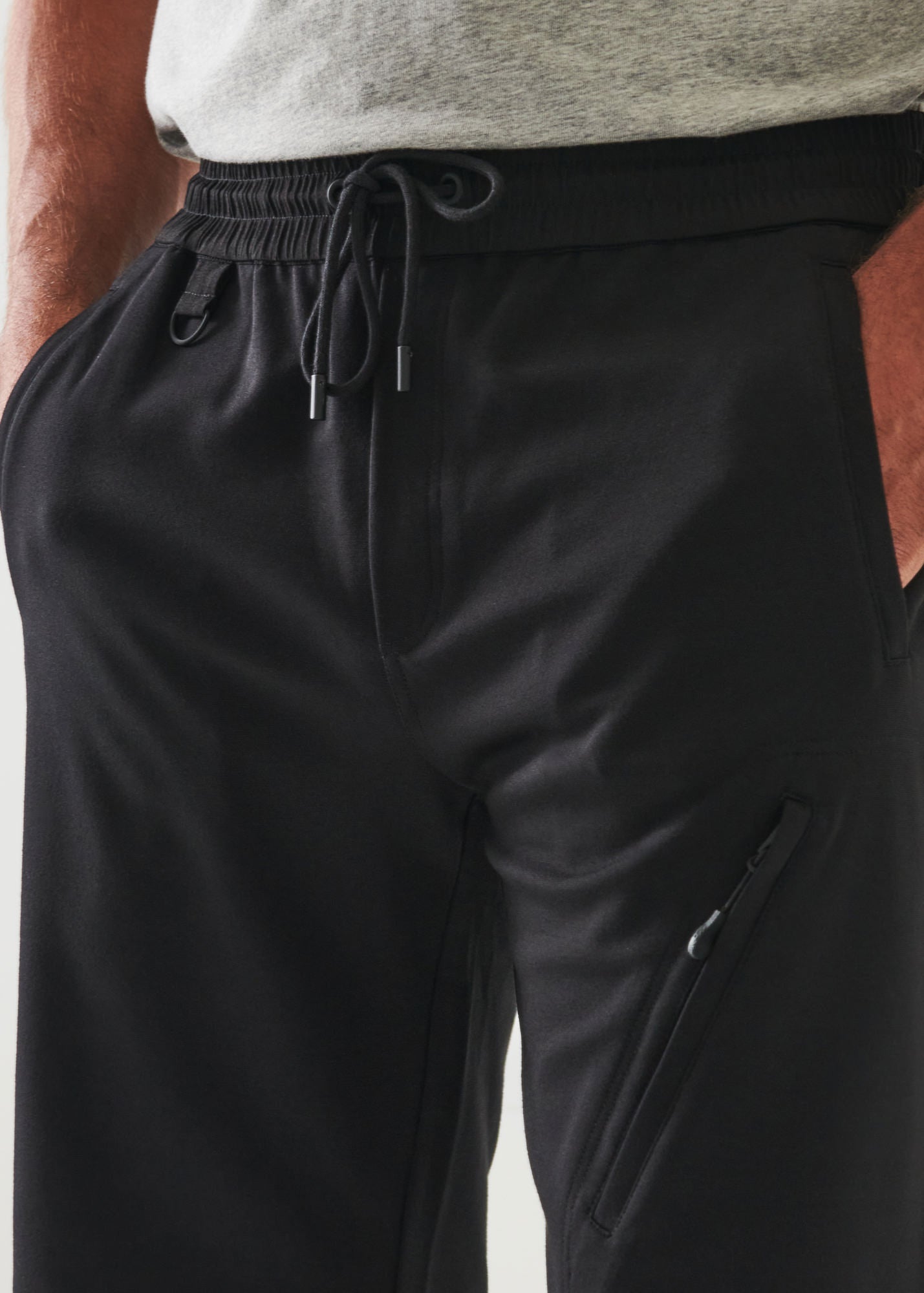 ACTIVE ZIP SHORT | PATRICK ASSARAF.