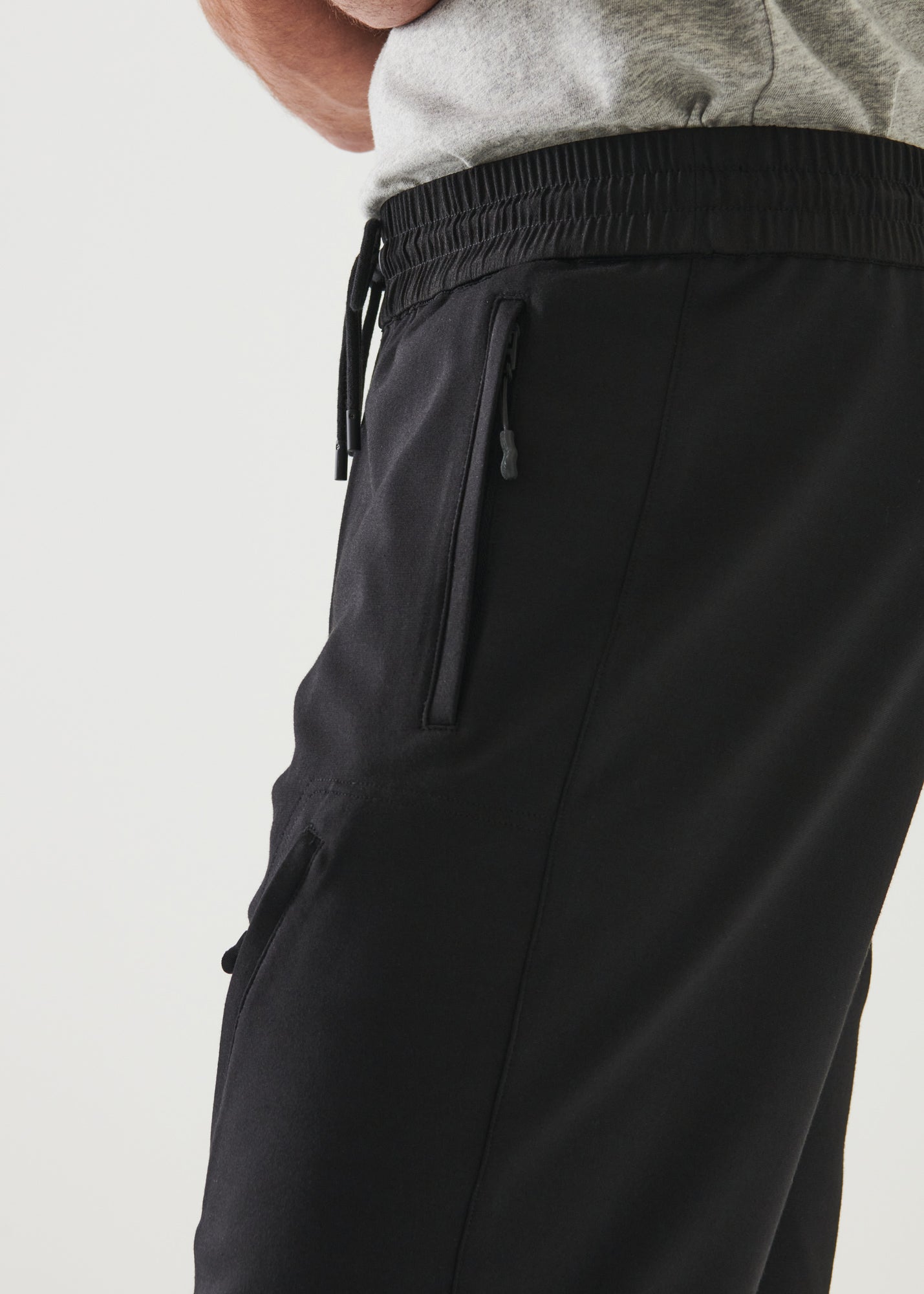 ACTIVE ZIP SHORT | PATRICK ASSARAF.