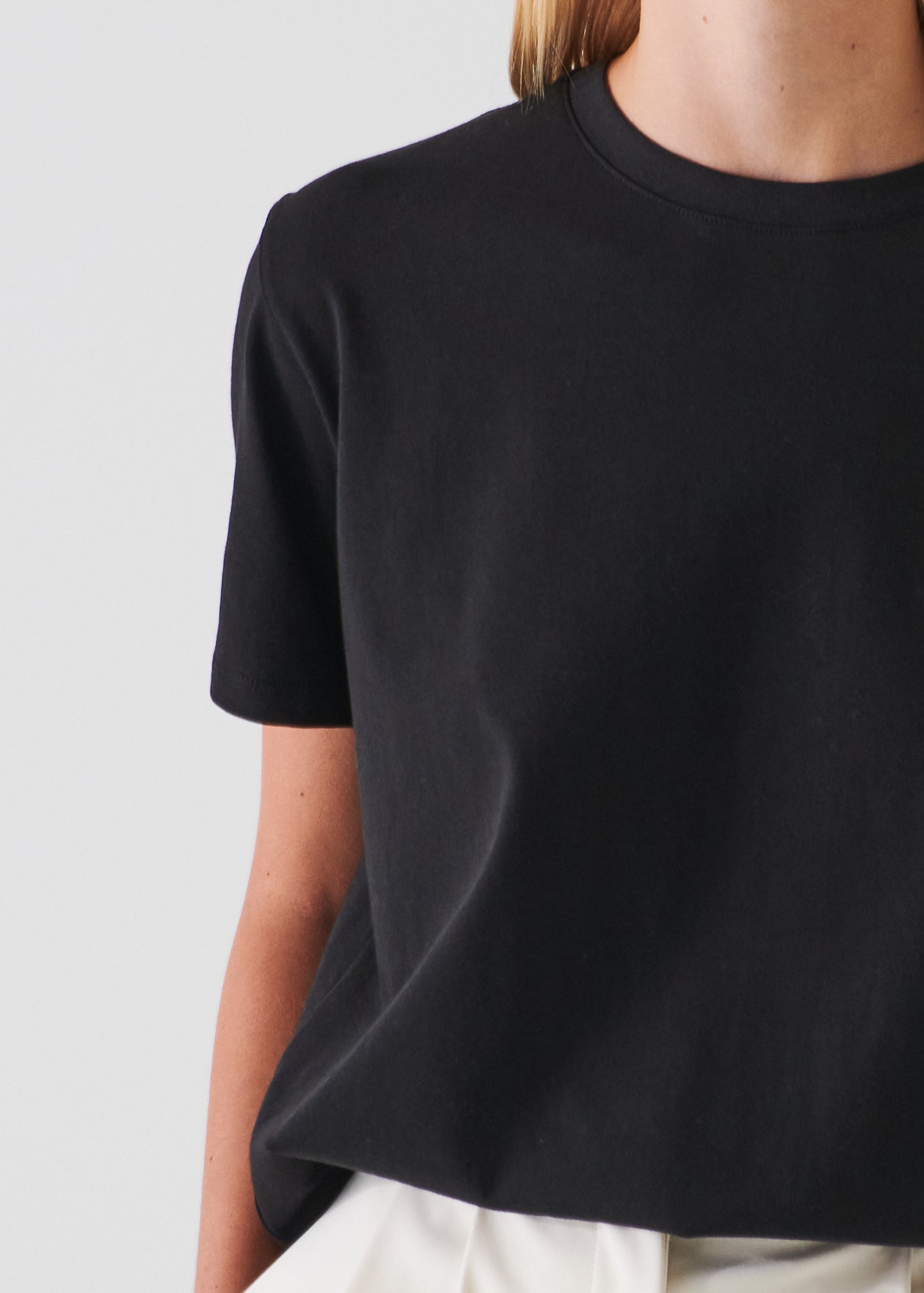 ICONIC PIMA COTTON STRETCH BOYFRIEND T-SHIRT | PATRICK ASSARAF.