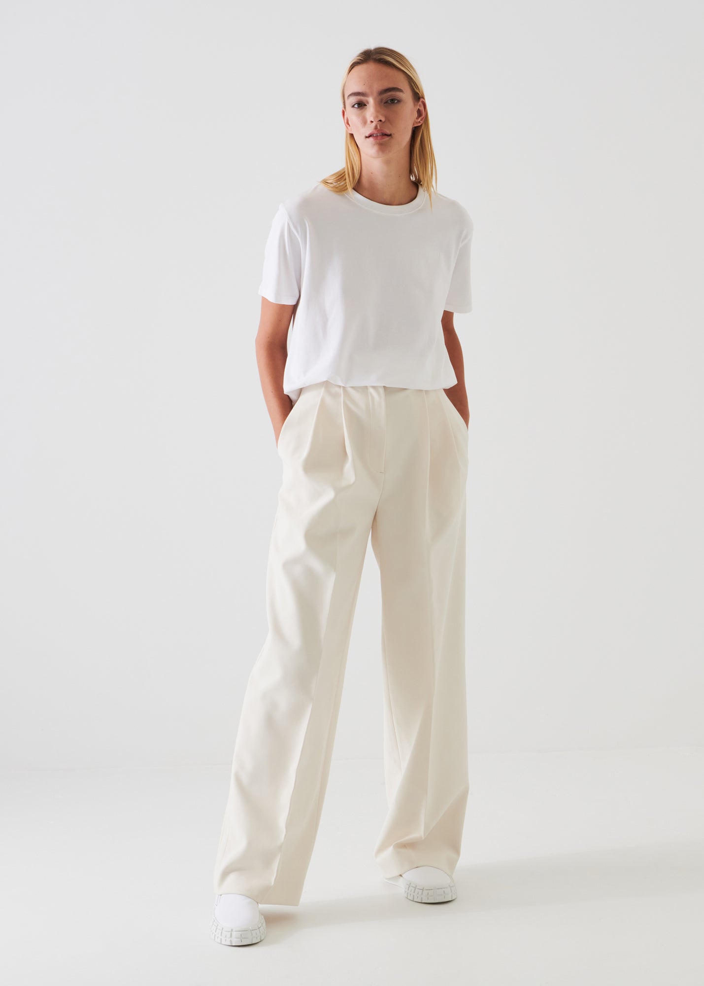 ICONIC PIMA COTTON STRETCH BOYFRIEND T-SHIRT | PATRICK ASSARAF.