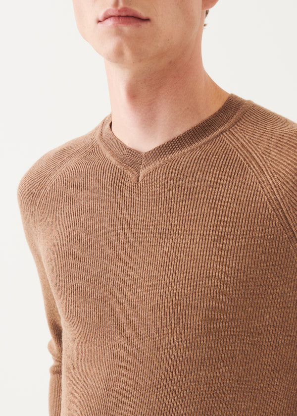 MERINO RIBBED V-NECK