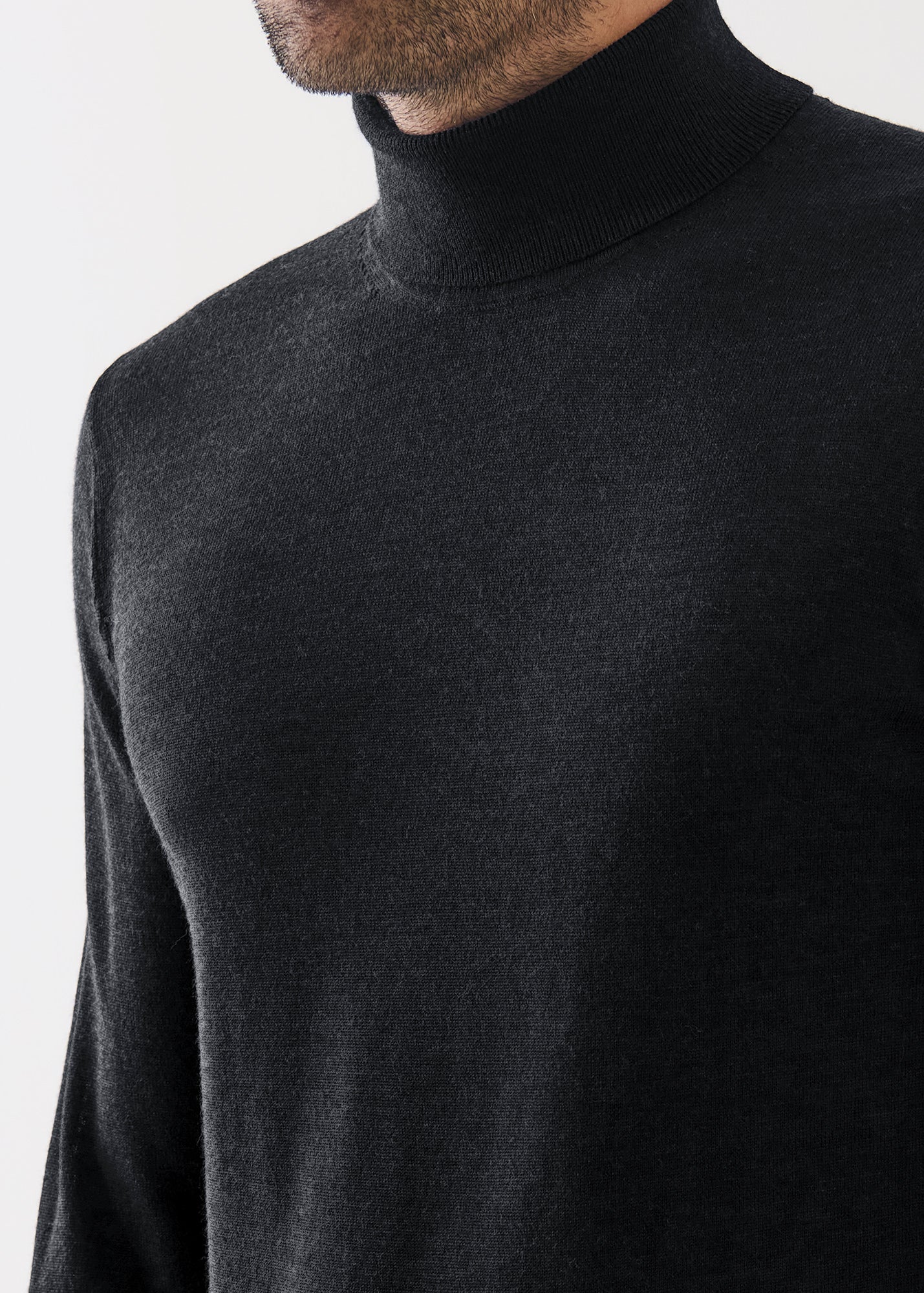 Extra-Fine Merino Turtleneck