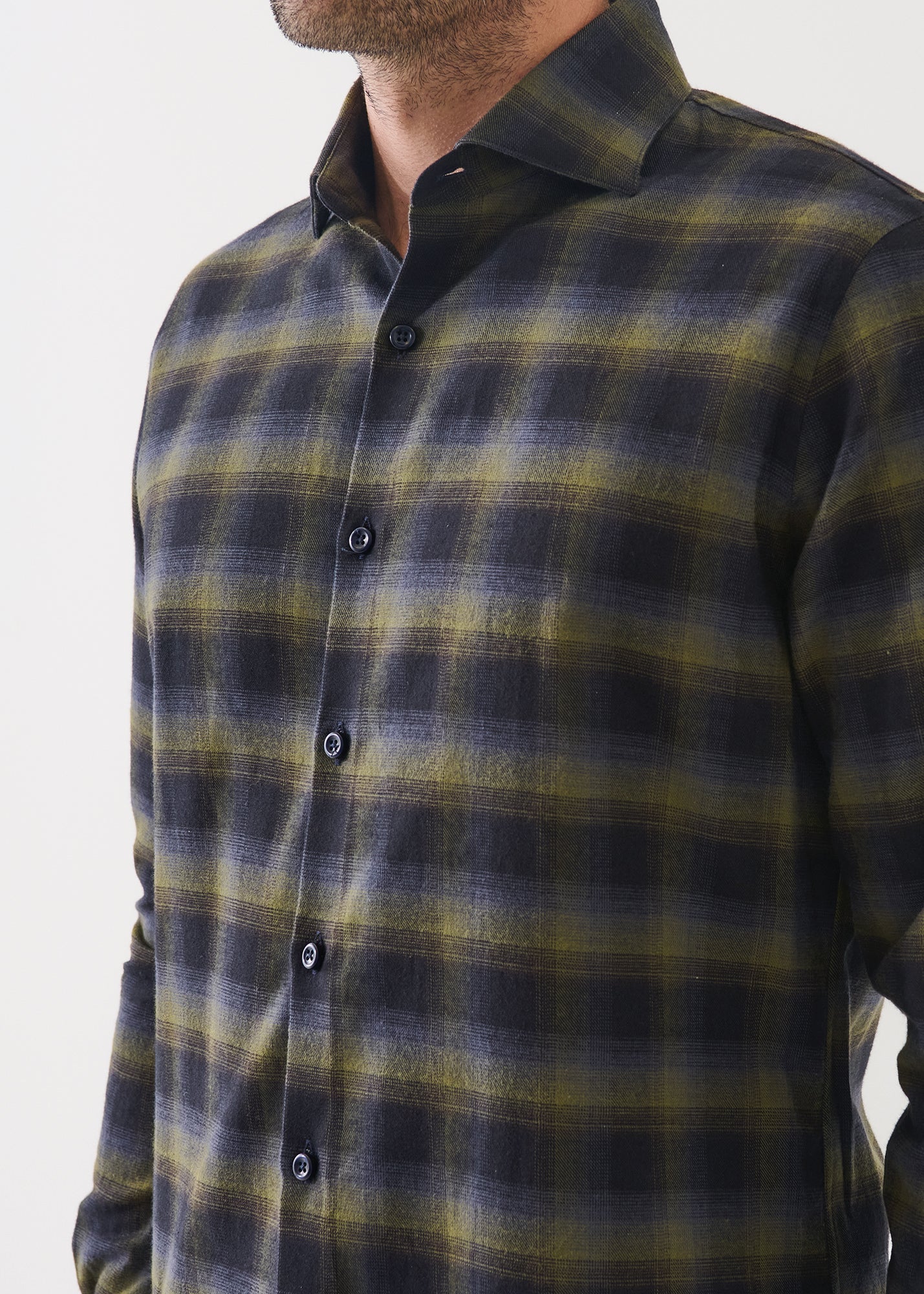 Wool Dark Plaid Spread Collar Shirt