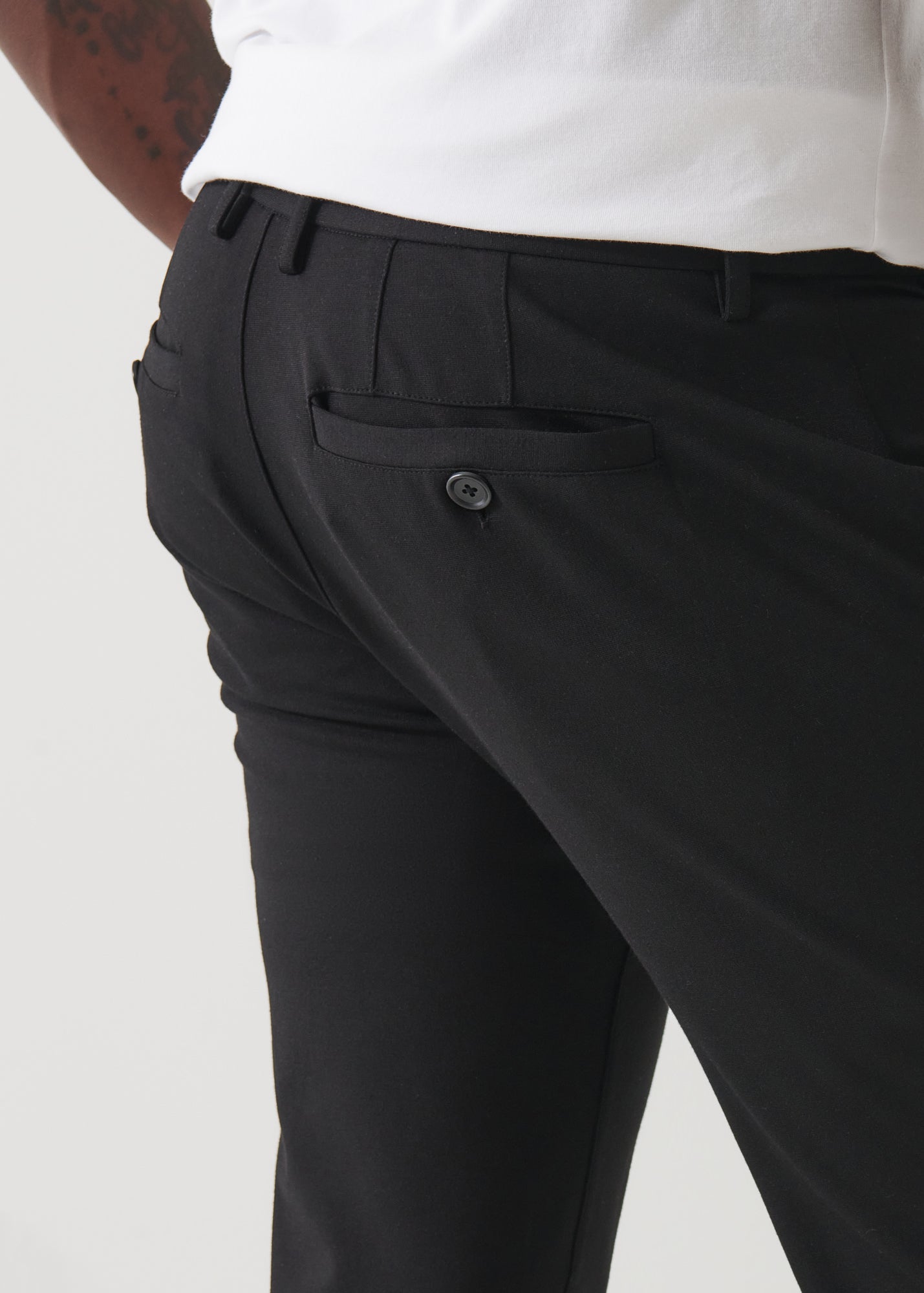 4-WAY STRETCH SLIM CHINO | PATRICK ASSARAF.