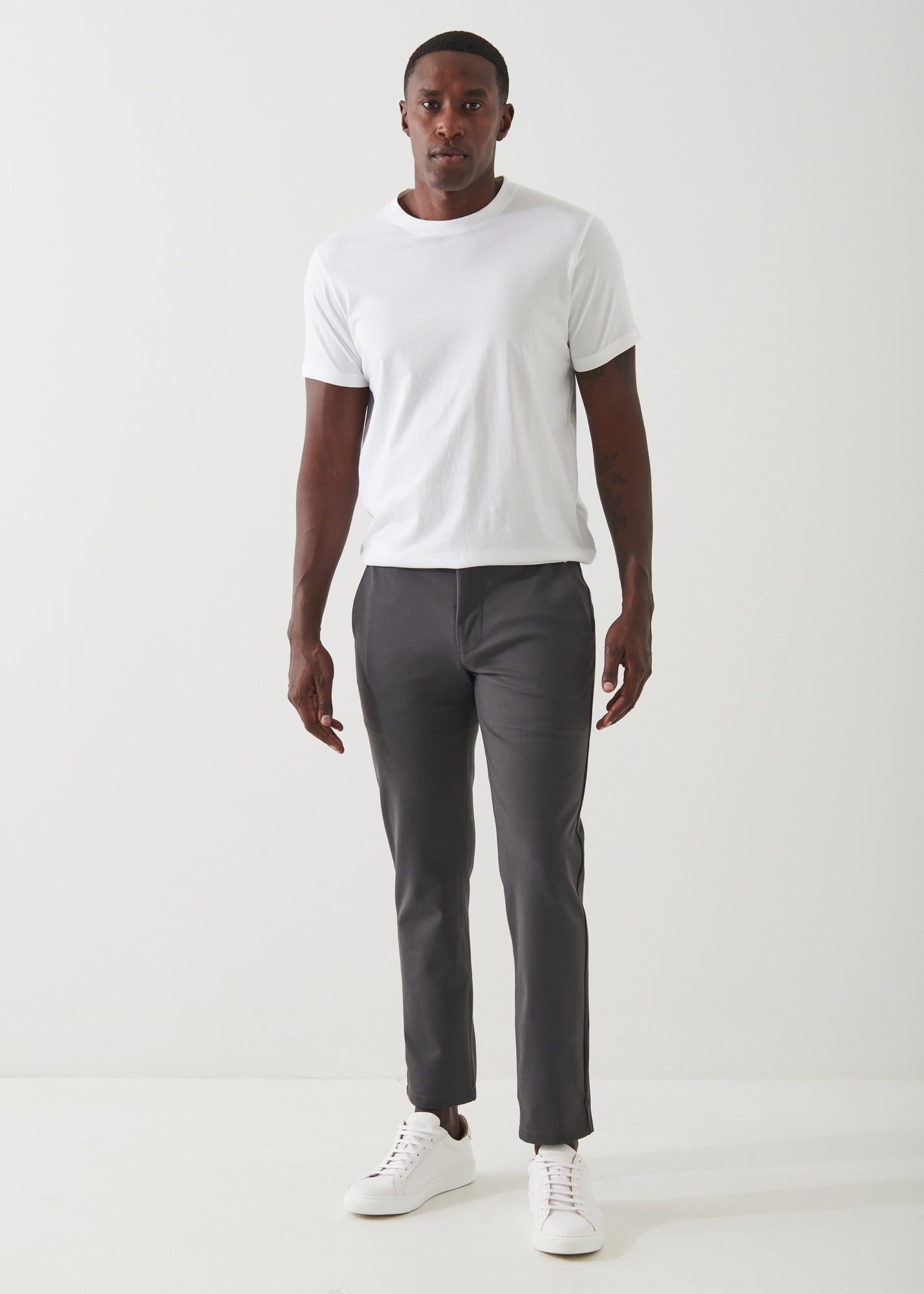 4-WAY STRETCH SLIM CHINO | PATRICK ASSARAF.