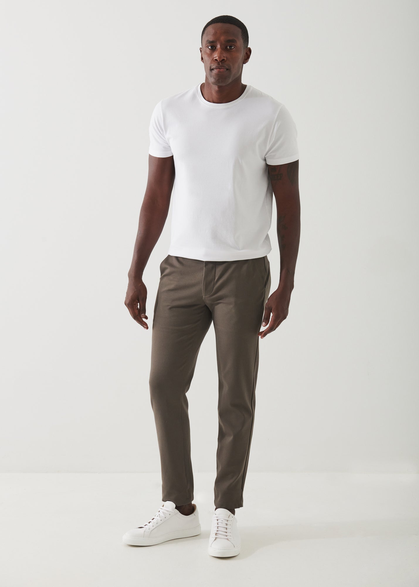 4-WAY STRETCH SLIM CHINO | PATRICK ASSARAF.