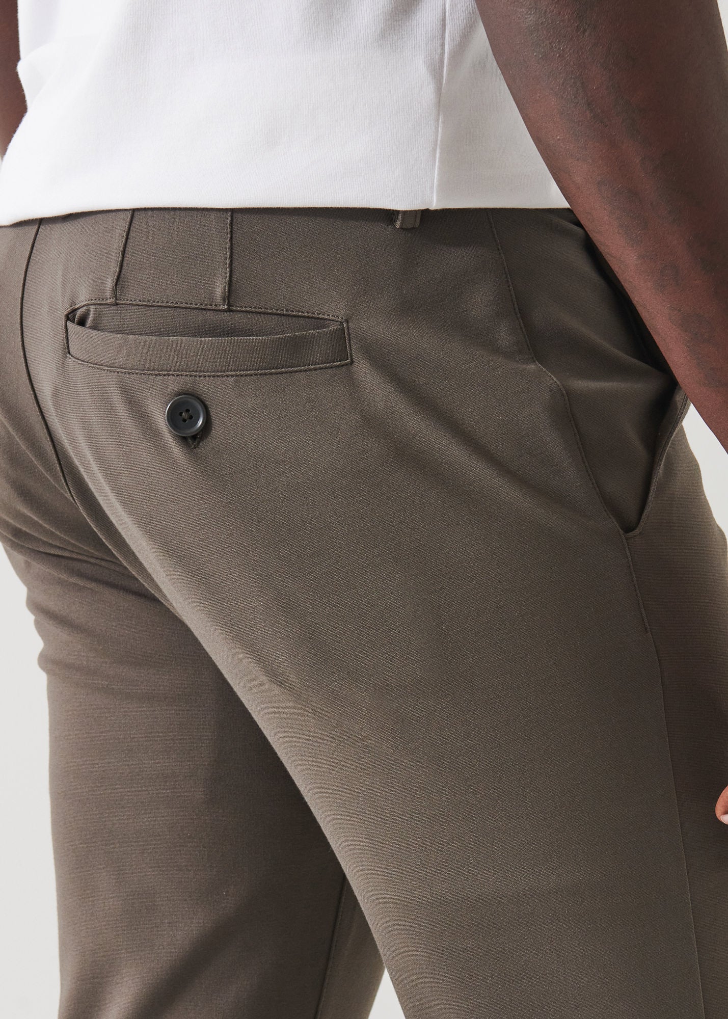 4-WAY STRETCH SLIM CHINO | PATRICK ASSARAF.