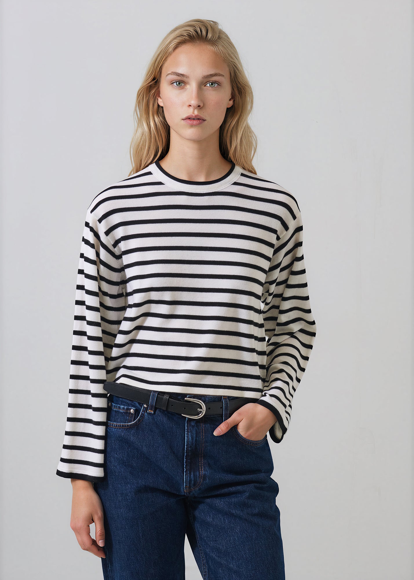 Extra-Fine Merino Relaxed Cropped Crewneck
