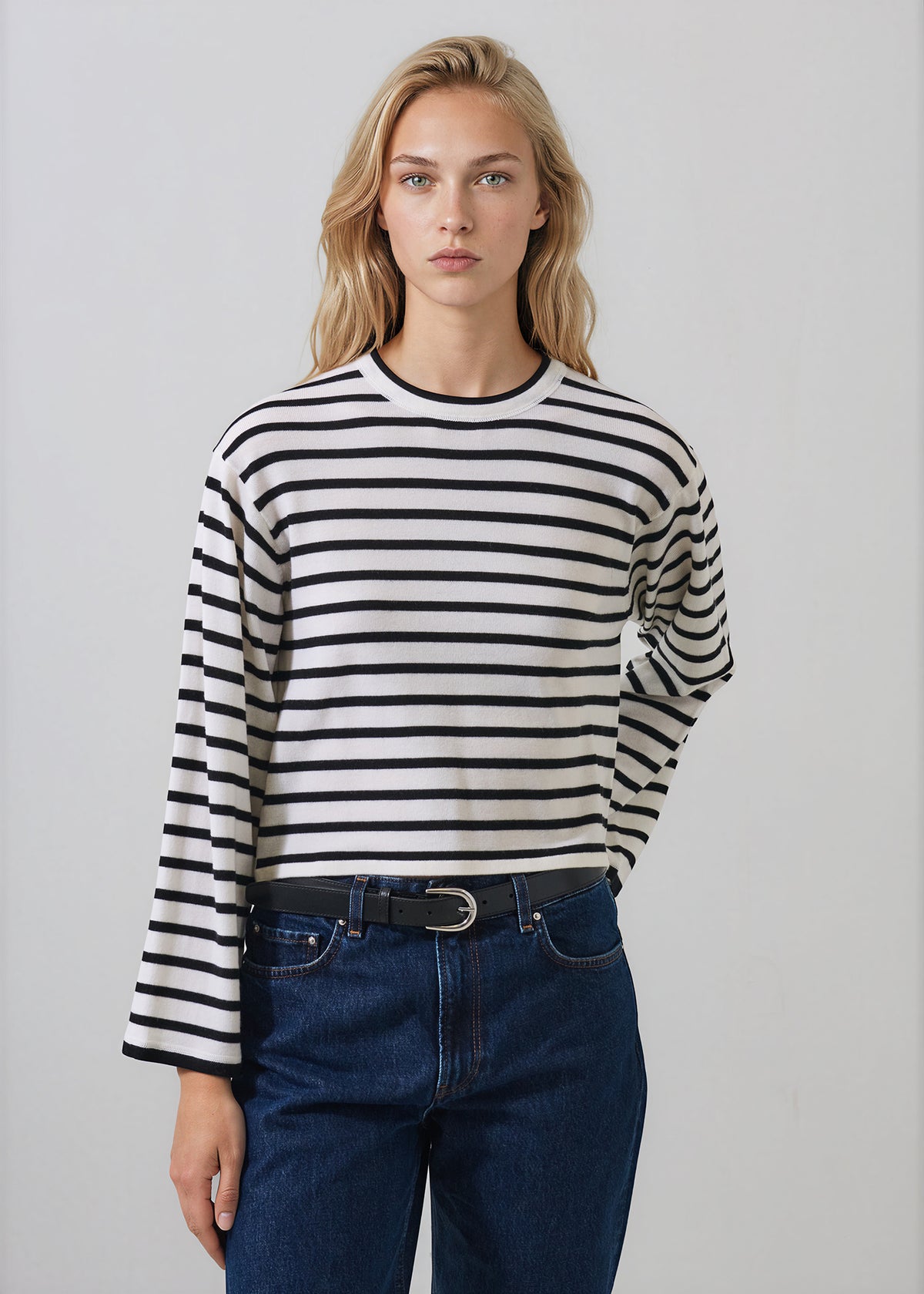 Extra-Fine Merino Relaxed Cropped Crewneck