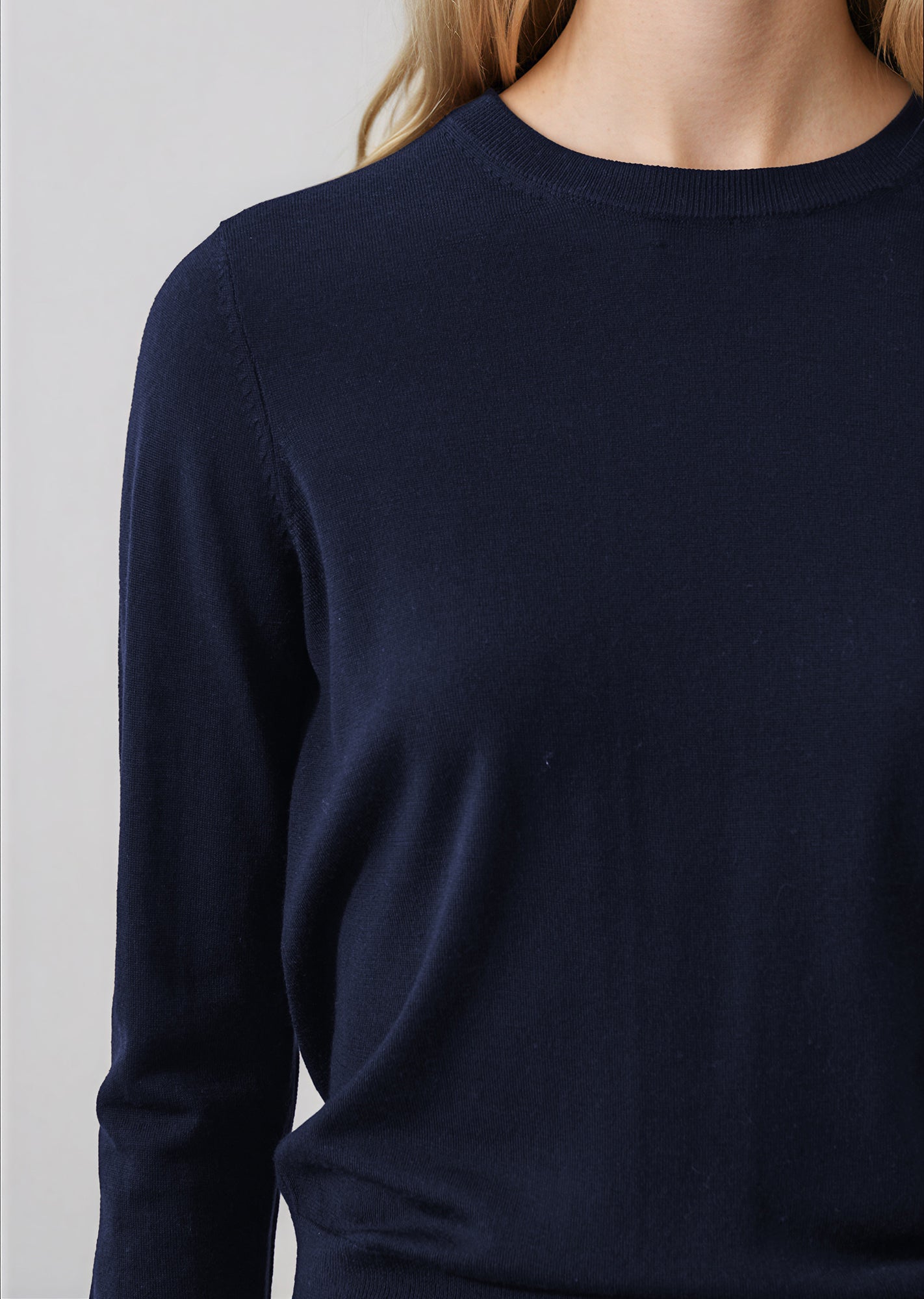 Extra-Fine Merino Classic Crewneck