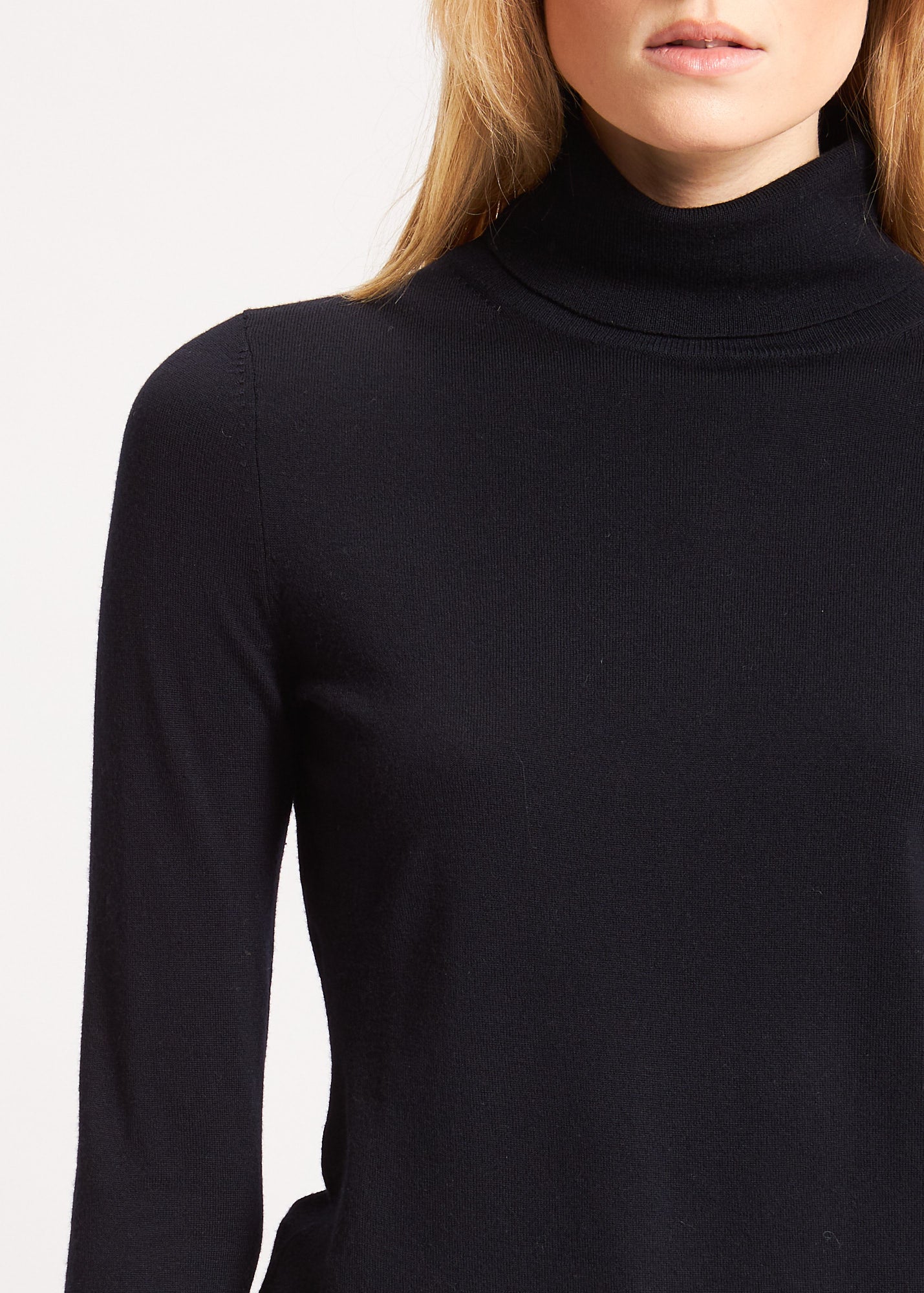 Superfine Merino Turtleneck
