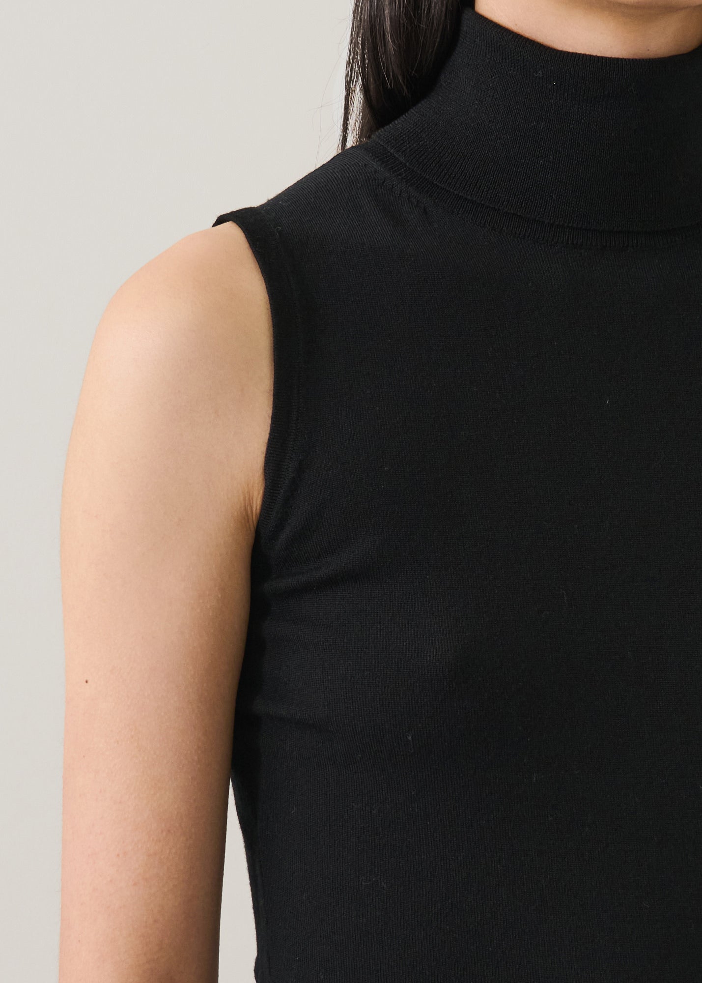 Superfine Merino Sleeveless Turtleneck