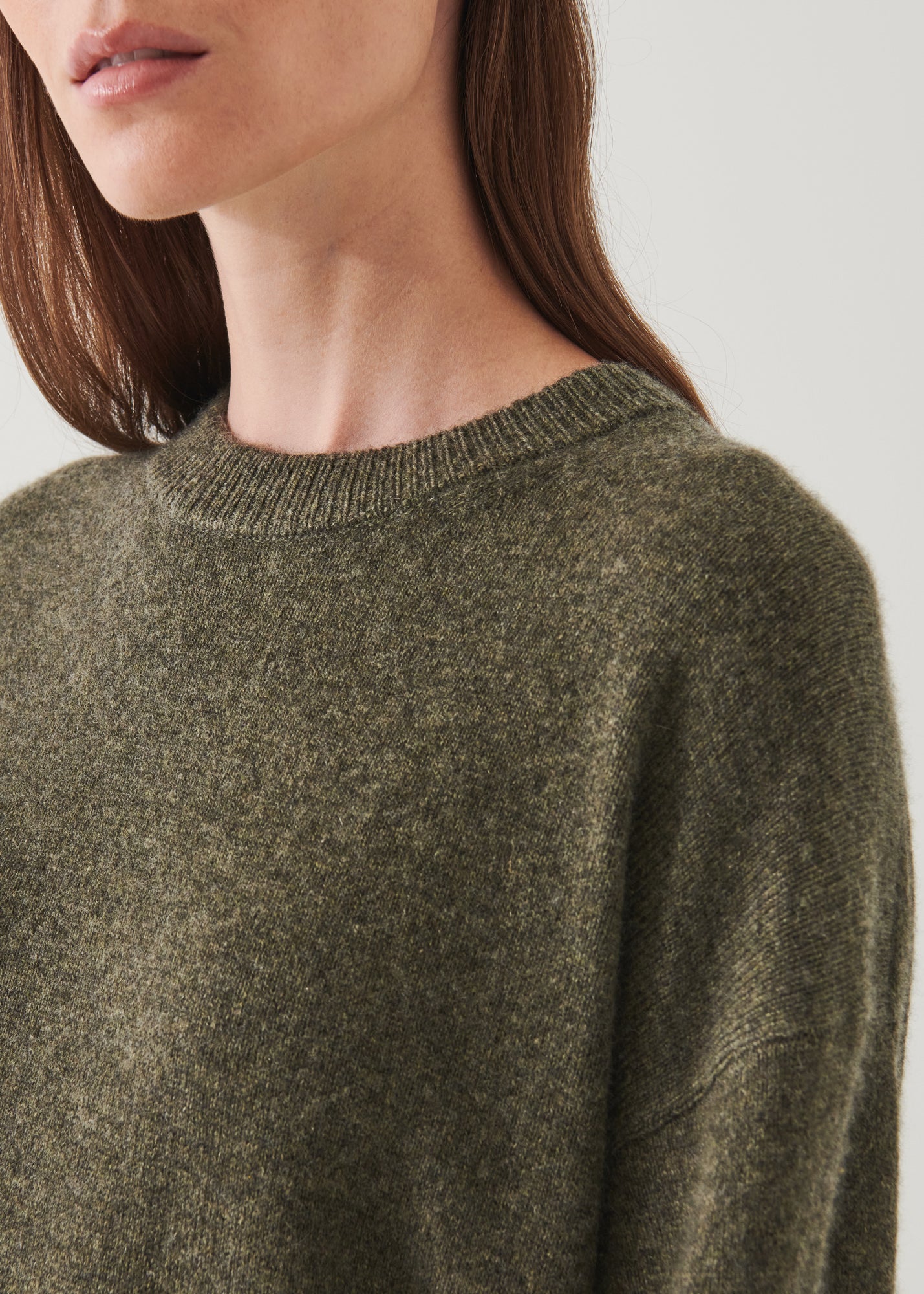 RELAXED CASHMERE CREWNECK | PATRICK ASSARAF.