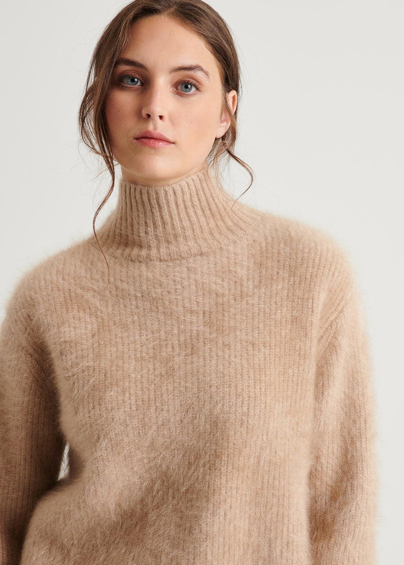 BRUSHED CASHMERE RIBBED TURTLENECK