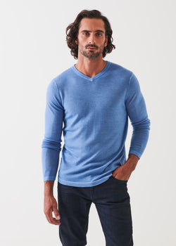 EXTRA-FINE MERINO VINTAGE WASH V-NECK | PATRICK ASSARAF.