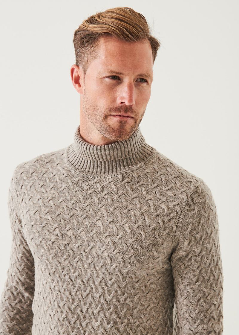 CABLE TURTLENECK