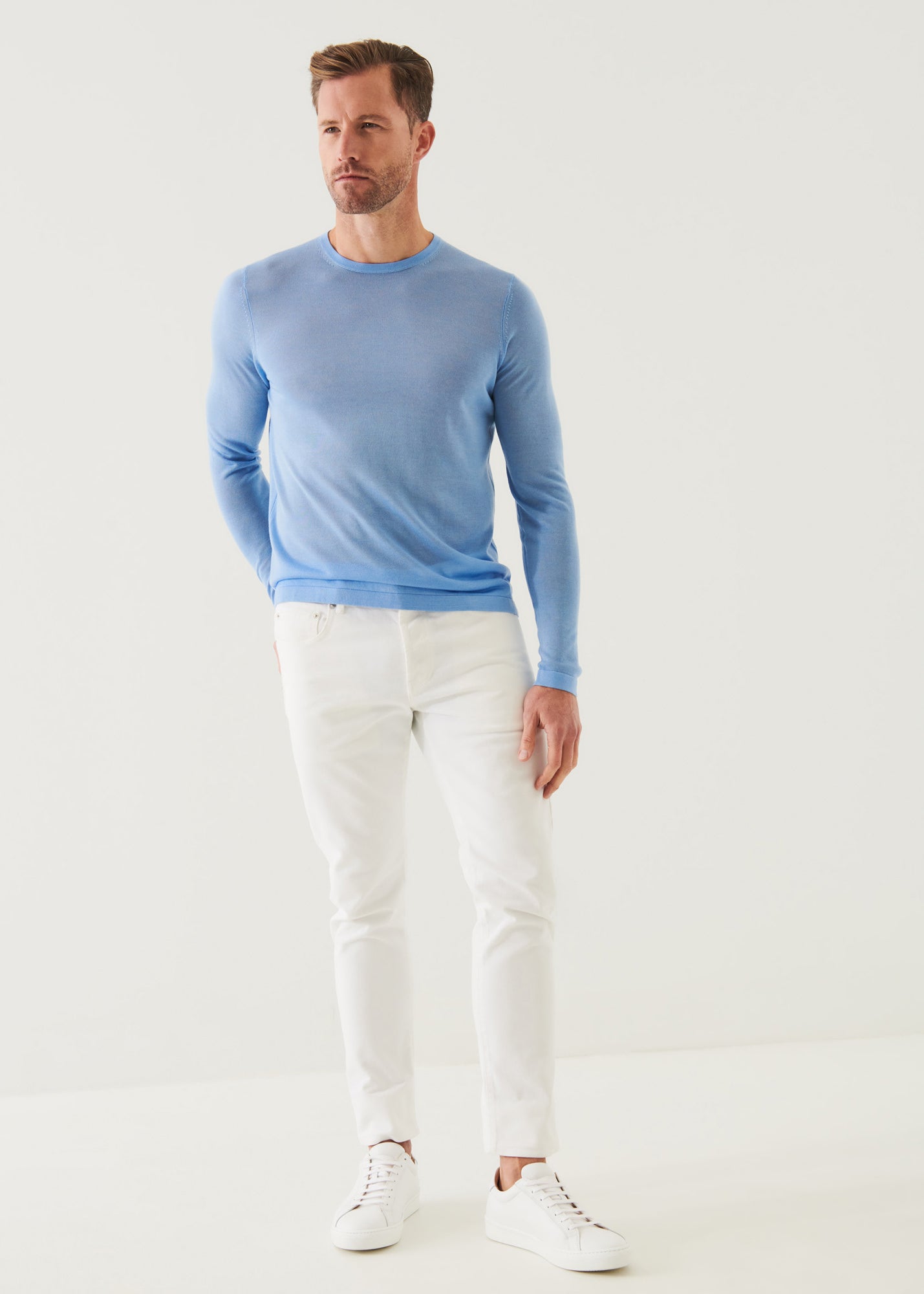 LIGHTWEIGHT MERINO BLEND CREWNECK SWEATER | PATRICK ASSARAF.