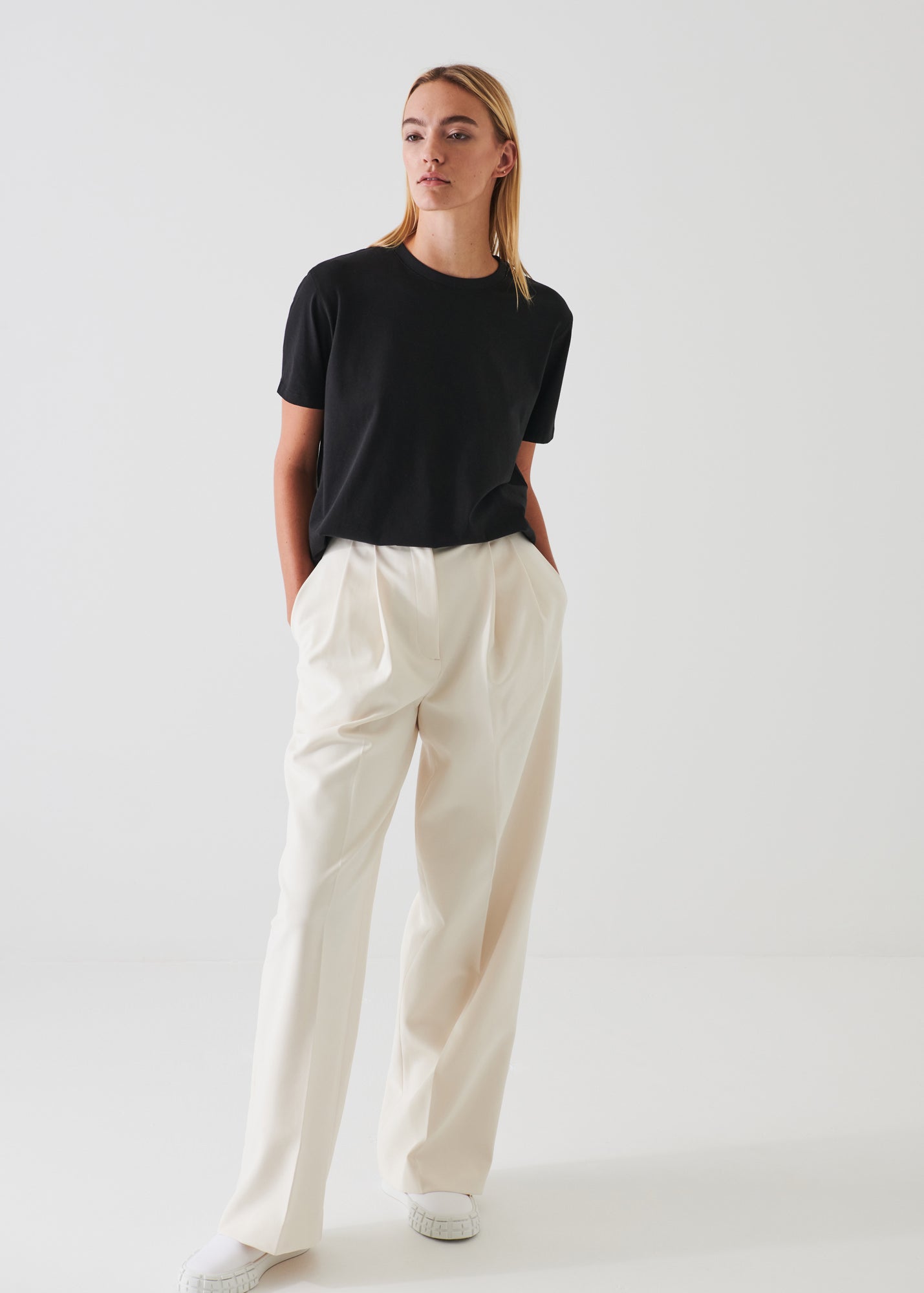 ICONIC PIMA COTTON STRETCH BOYFRIEND T-SHIRT | PATRICK ASSARAF.